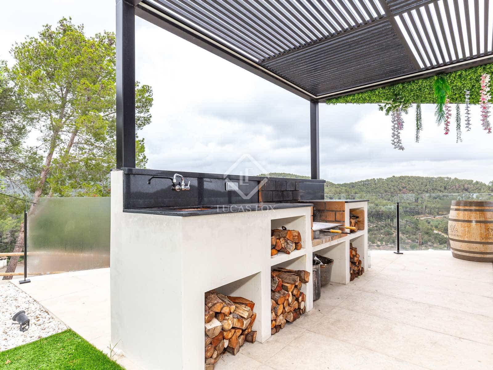 6 soveværelse Villa til salg i Torrelles de Llobregat med swimmingpool garage - € 1.490.000 (Ref: 7976013)