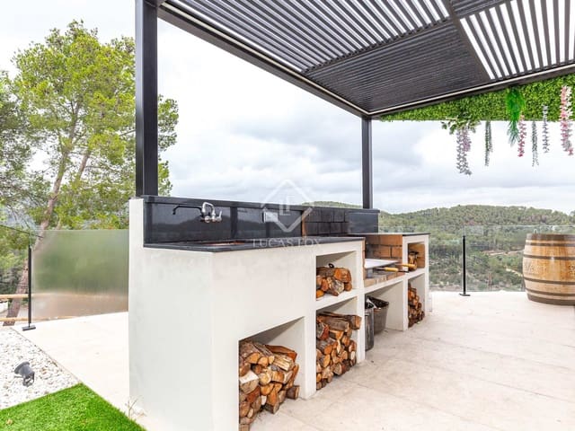 6 soveværelse Villa til salg i Torrelles de Llobregat med swimmingpool garage - € 1.490.000 (Ref: 7976013)