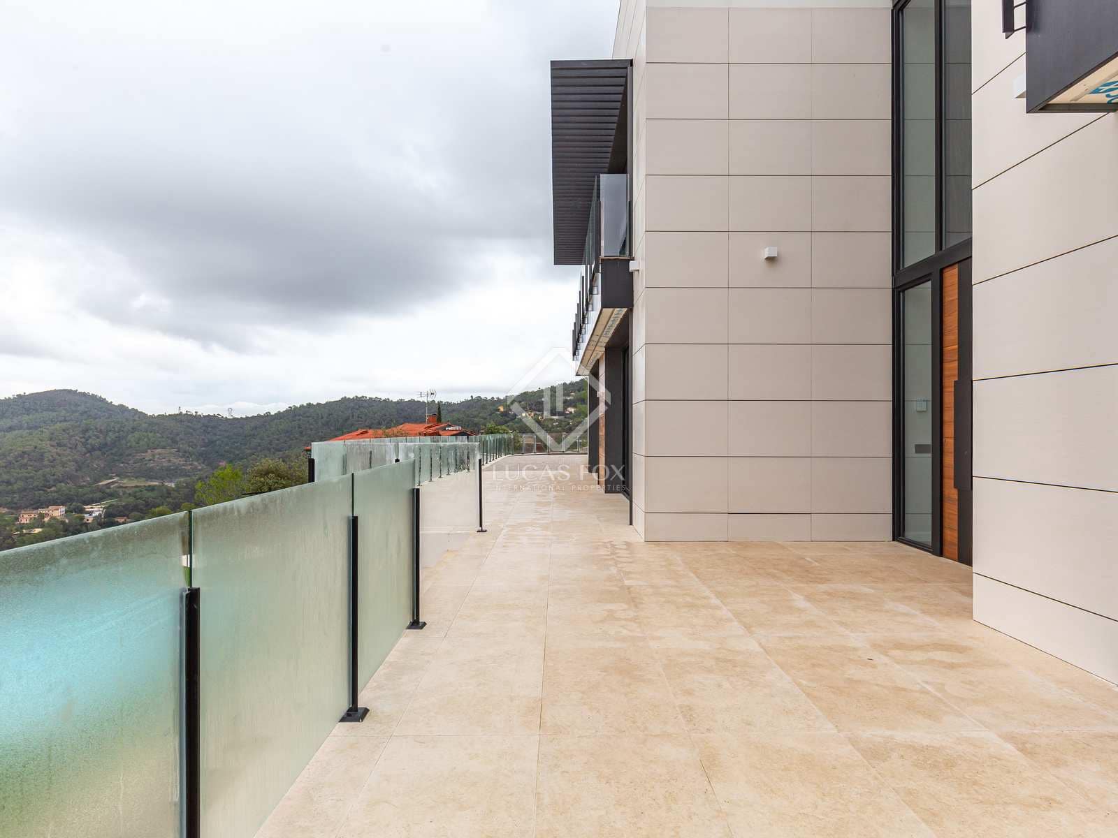 6 soveværelse Villa til salg i Torrelles de Llobregat med swimmingpool garage - € 1.490.000 (Ref: 7976013)