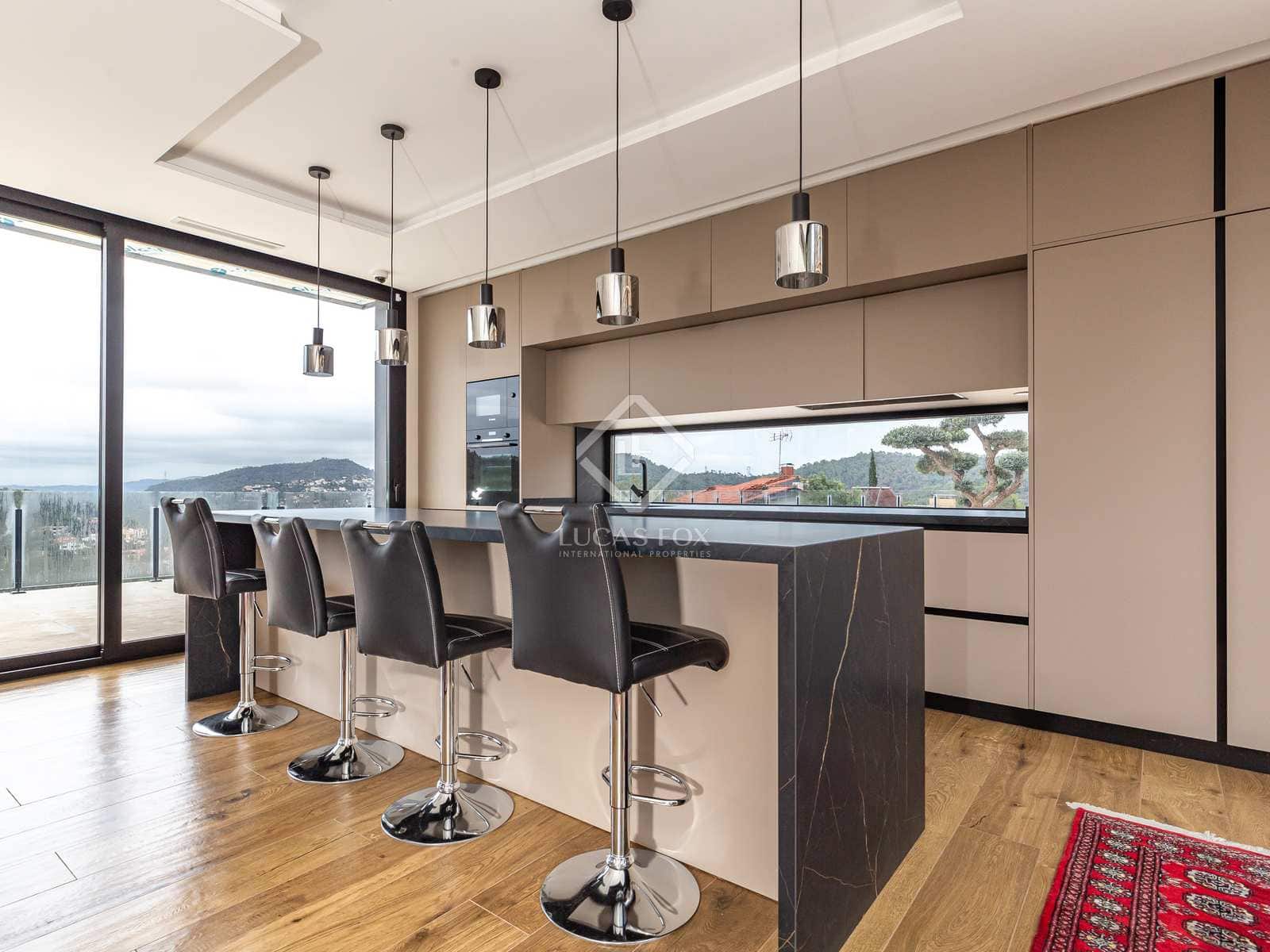 6 soveværelse Villa til salg i Torrelles de Llobregat med swimmingpool garage - € 1.490.000 (Ref: 7976013)