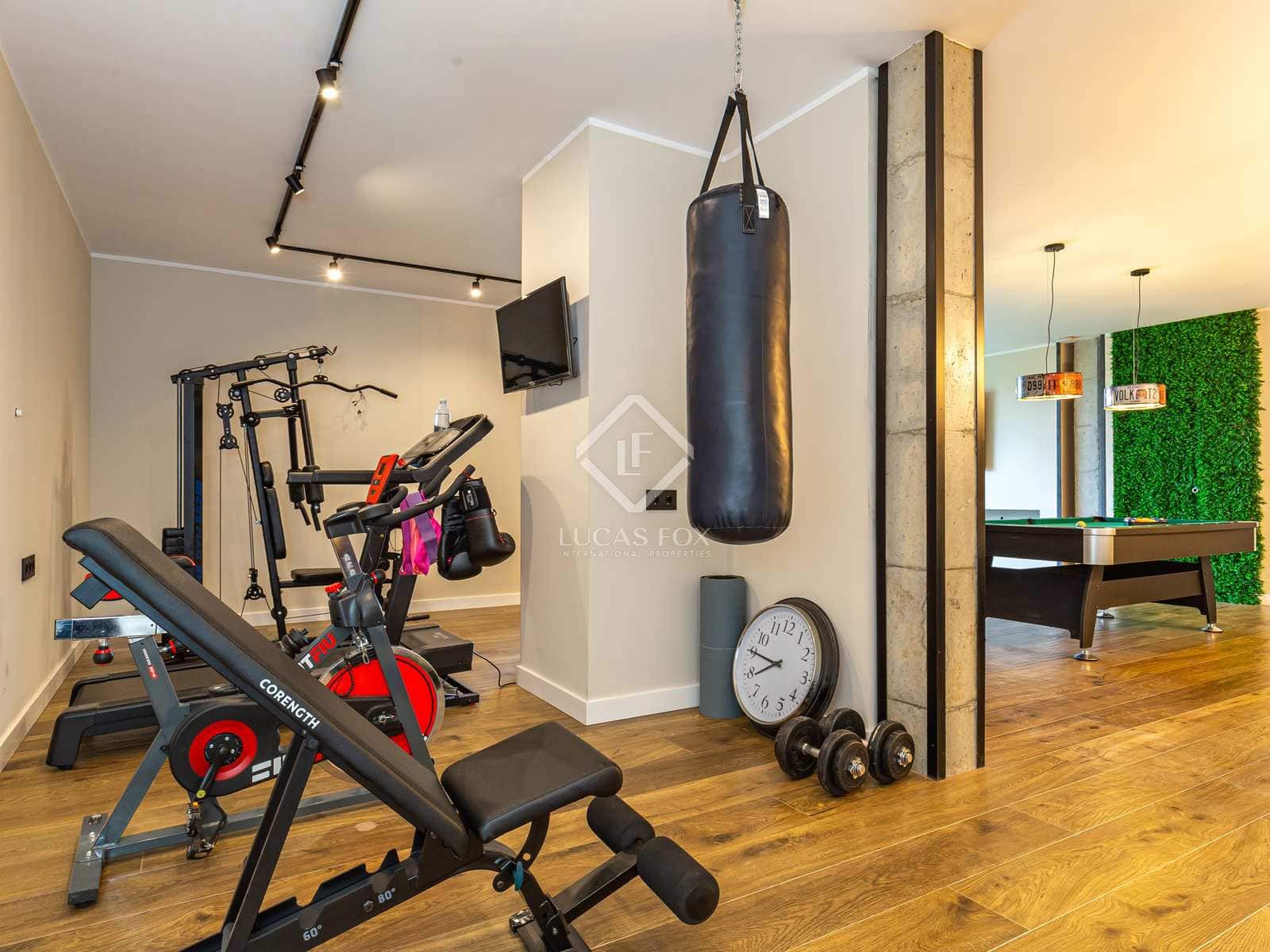 6 soveværelse Villa til salg i Torrelles de Llobregat med swimmingpool garage - € 1.490.000 (Ref: 7976013)