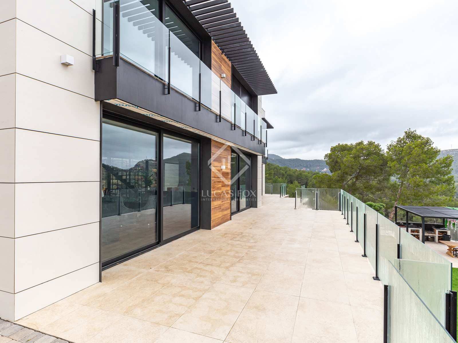 6 soveværelse Villa til salg i Torrelles de Llobregat med swimmingpool garage - € 1.490.000 (Ref: 7976013)