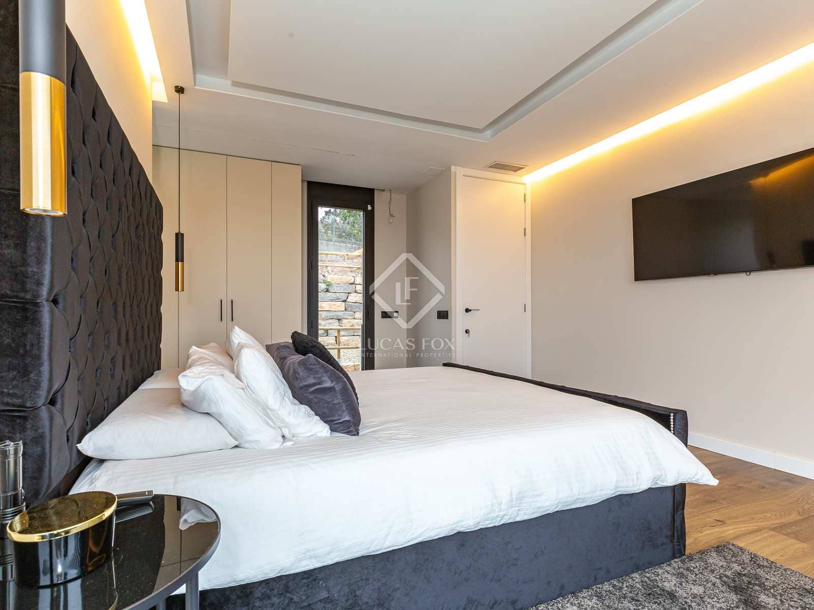 6 soveværelse Villa til salg i Torrelles de Llobregat med swimmingpool garage - € 1.490.000 (Ref: 7976013)