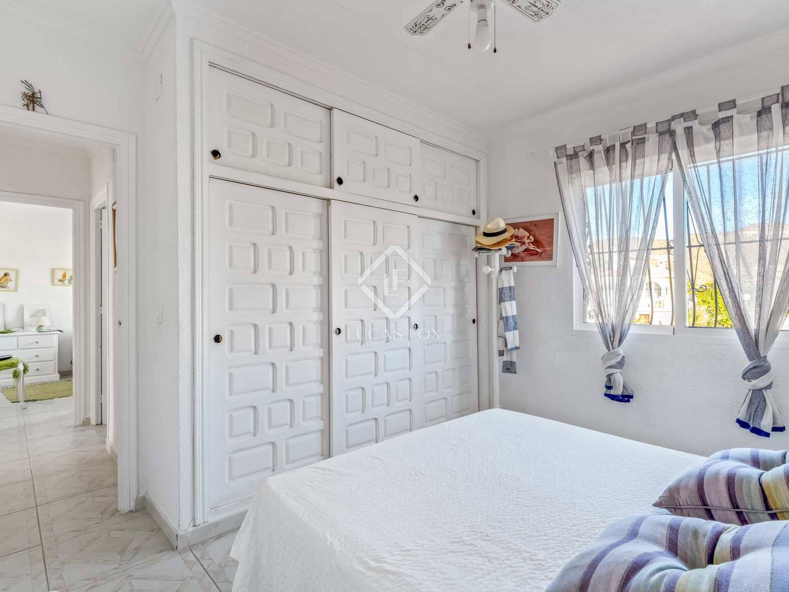 5 sypialnia Willa na sprzedaż w El Campello z basenem garażem - 2 000 000 € (Ref: 7977765)