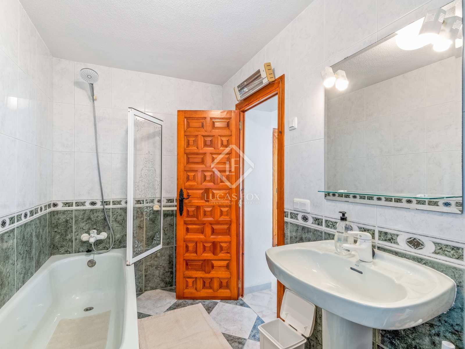 5 sypialnia Willa na sprzedaż w El Campello z basenem garażem - 2 000 000 € (Ref: 7977765)