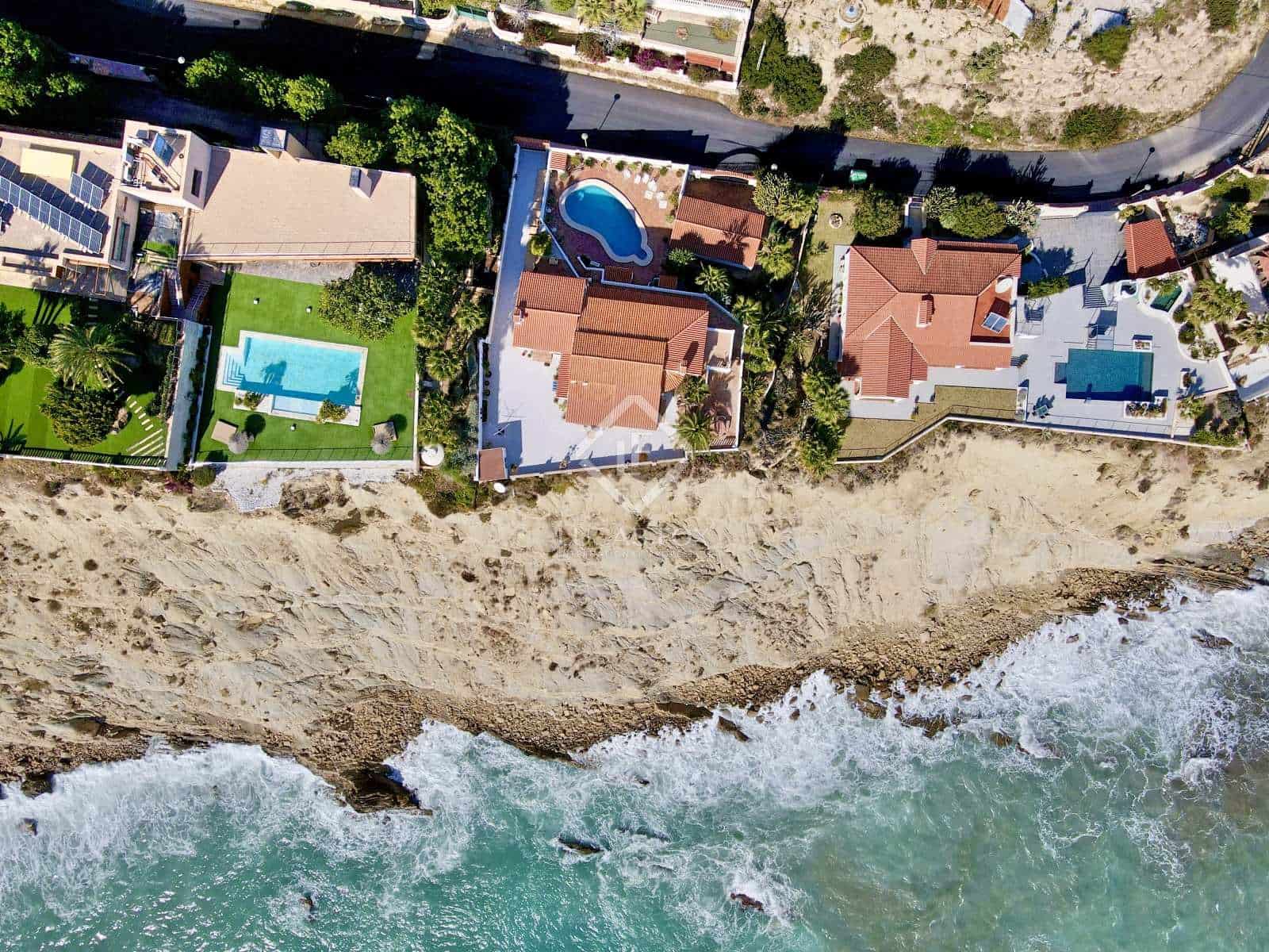 5 sypialnia Willa na sprzedaż w El Campello z basenem garażem - 2 000 000 € (Ref: 7977765)