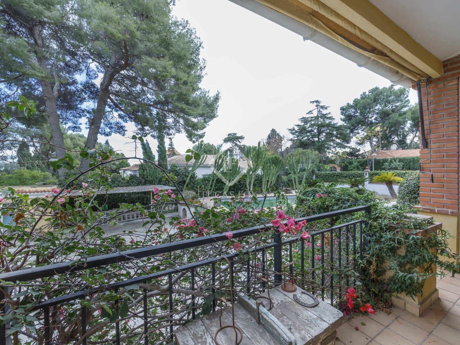 4 soveværelse Villa til salg i Paterna med swimmingpool garage - € 1.200.000 (Ref: 7977774)