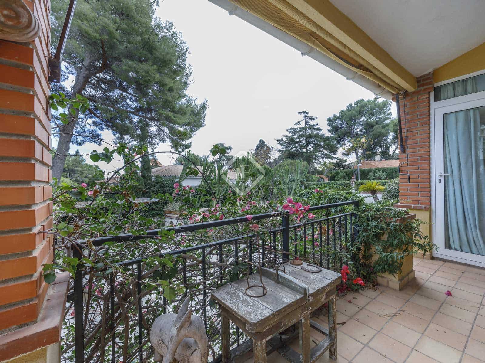 4 soveværelse Villa til salg i Paterna med swimmingpool garage - € 1.200.000 (Ref: 7977774)