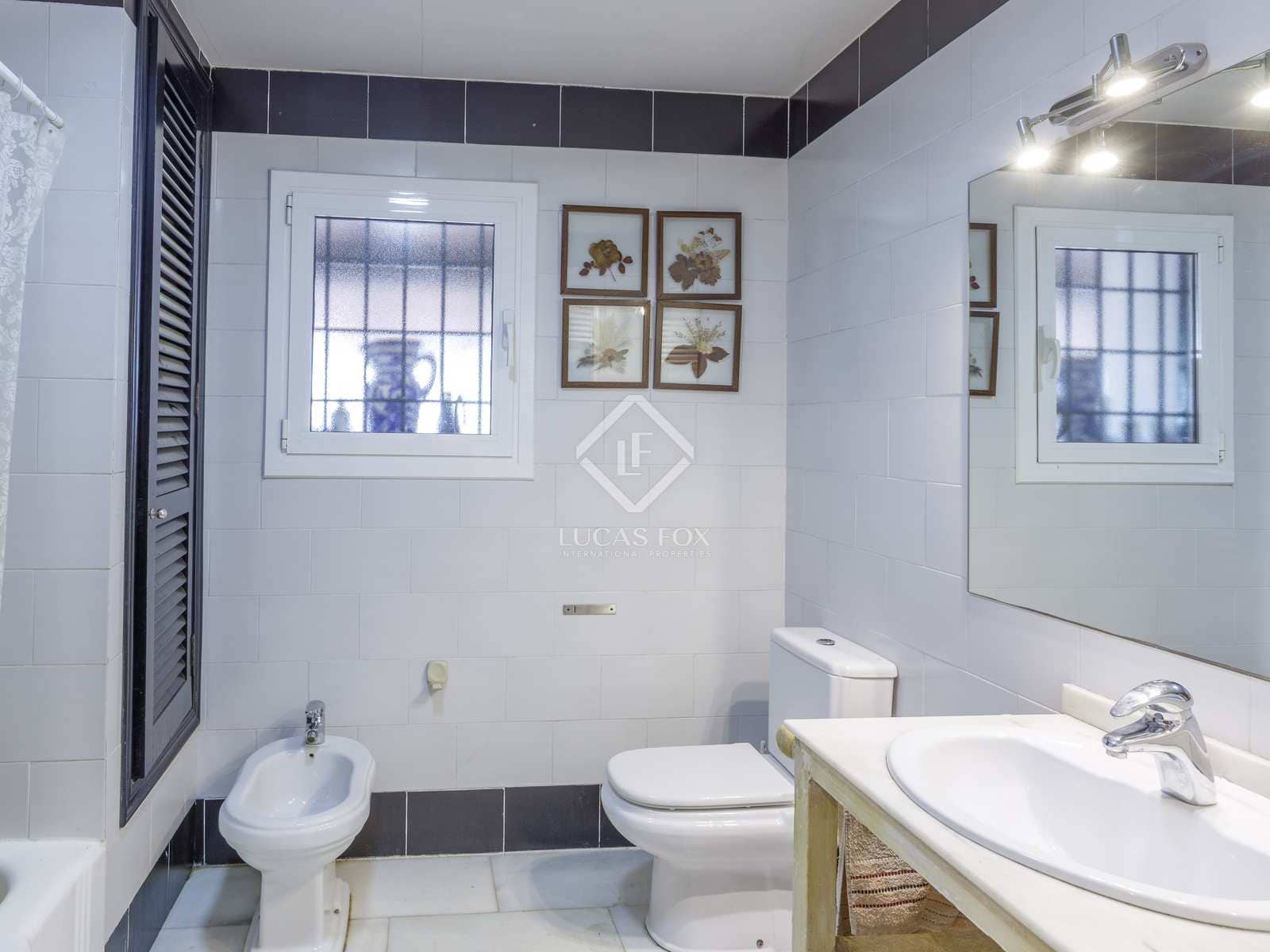 4 soveværelse Villa til salg i Paterna med swimmingpool garage - € 1.200.000 (Ref: 7977774)