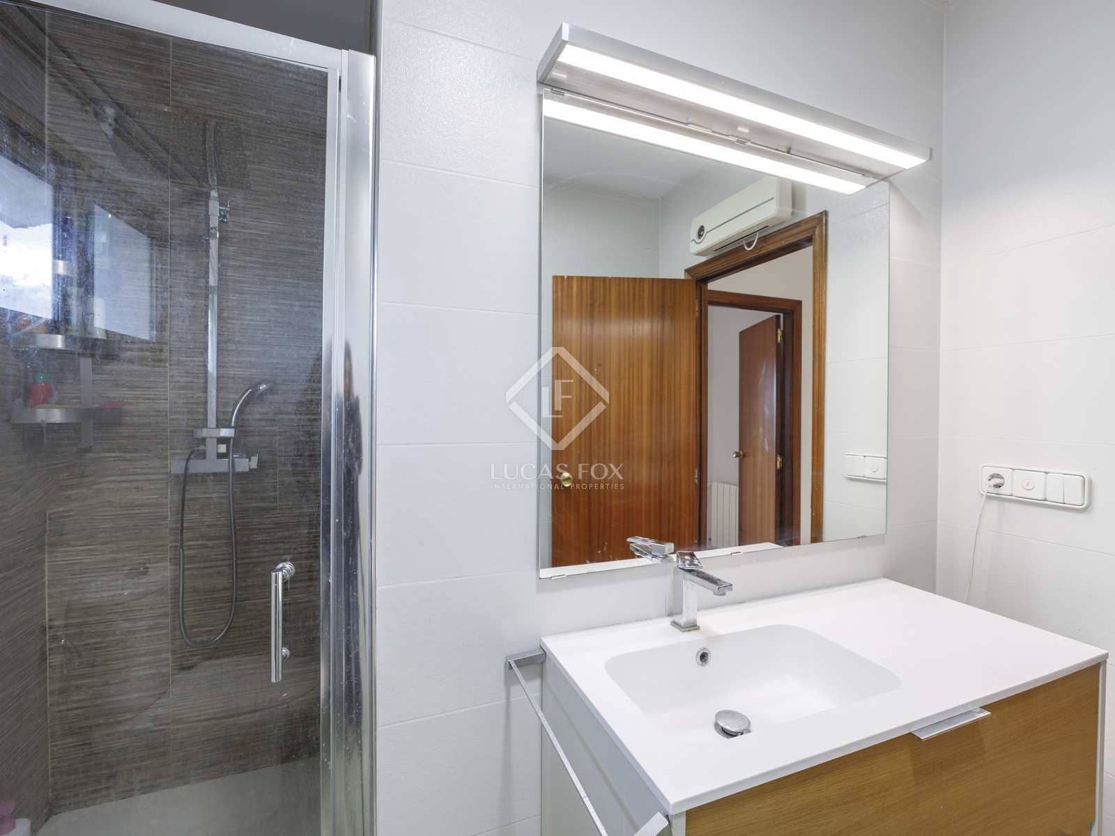 4 soveværelse Villa til salg i Paterna med swimmingpool garage - € 1.200.000 (Ref: 7977774)