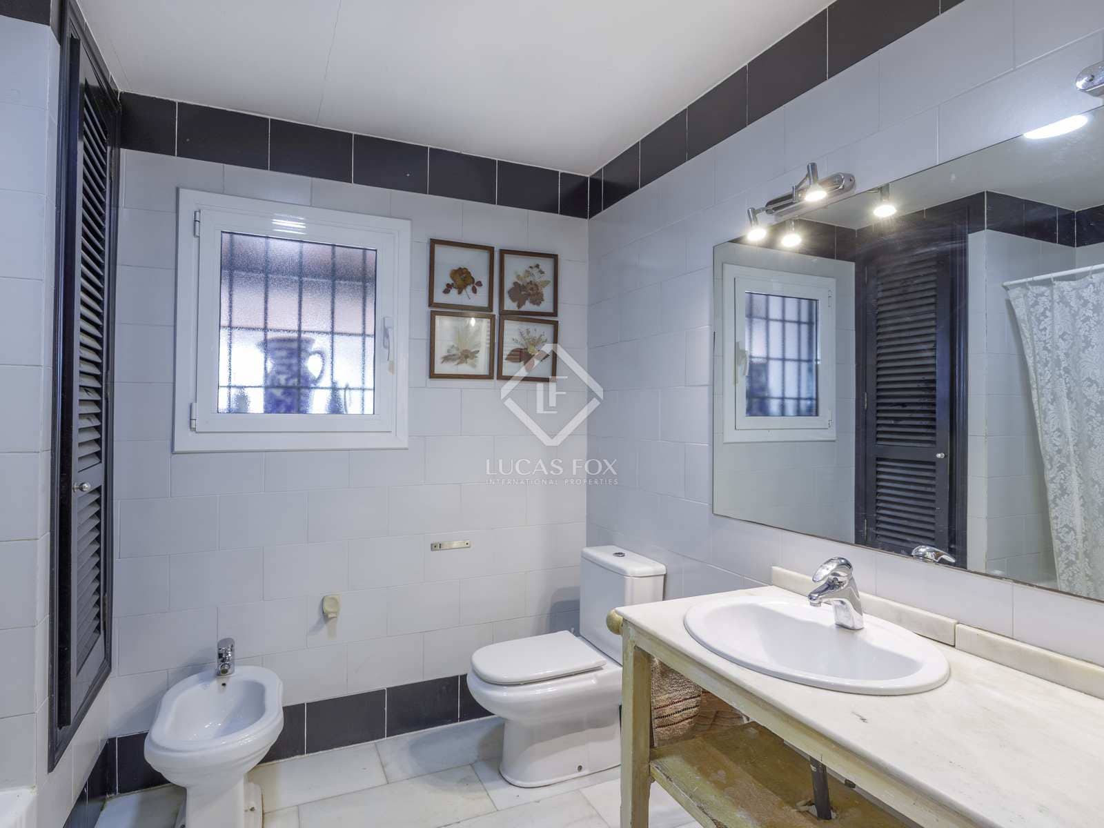 4 soveværelse Villa til salg i Paterna med swimmingpool garage - € 1.200.000 (Ref: 7977774)