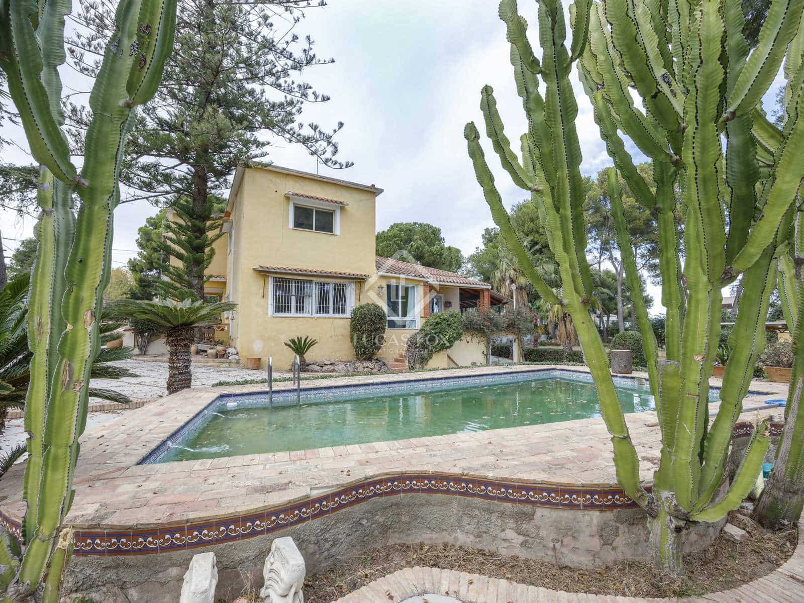 4 soveværelse Villa til salg i Paterna med swimmingpool garage - € 1.200.000 (Ref: 7977774)