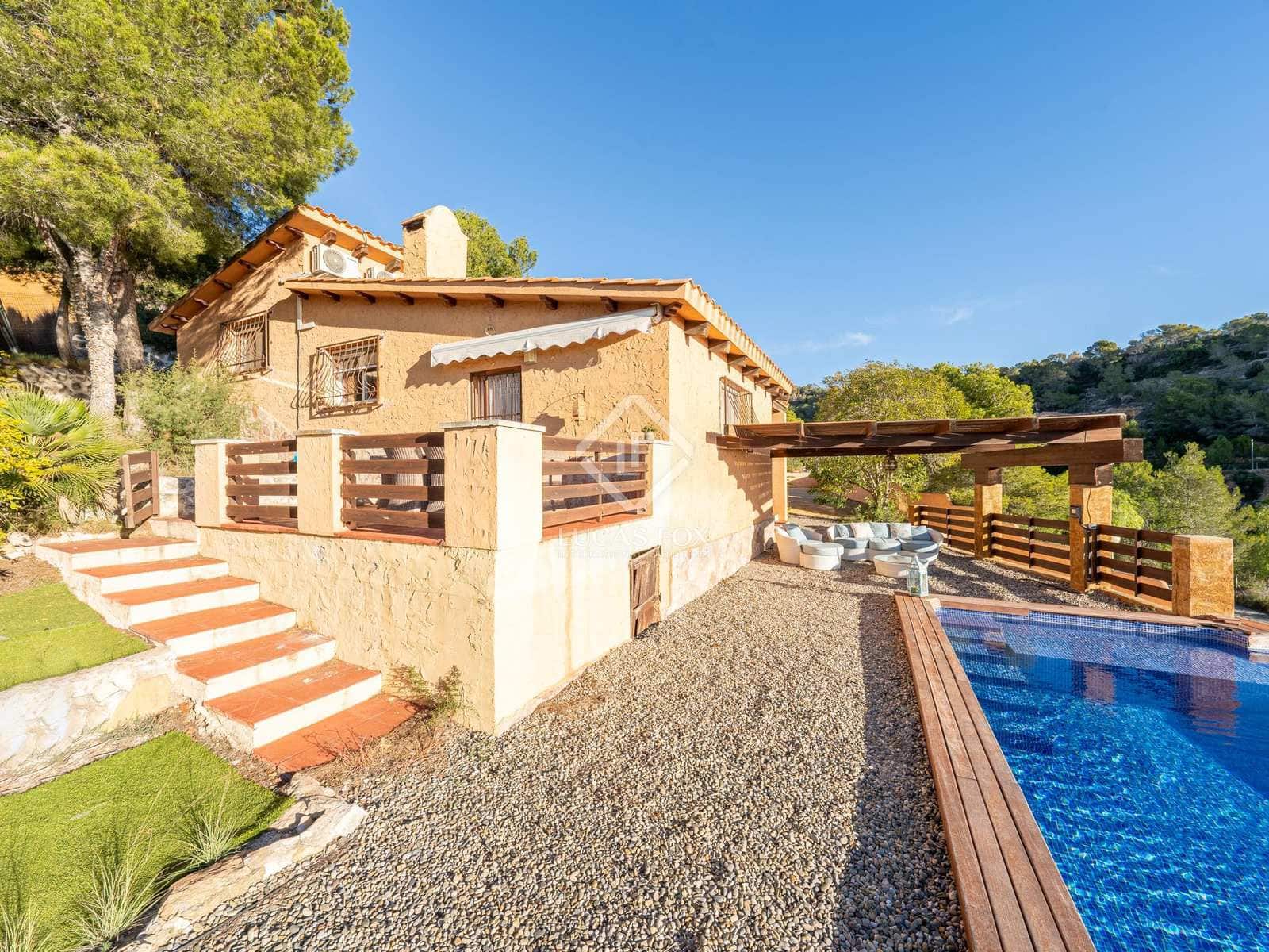 3 slaapkamer Villa te koop in Roda de Bara met zwembad - € 499.000 (Ref: 7980284)