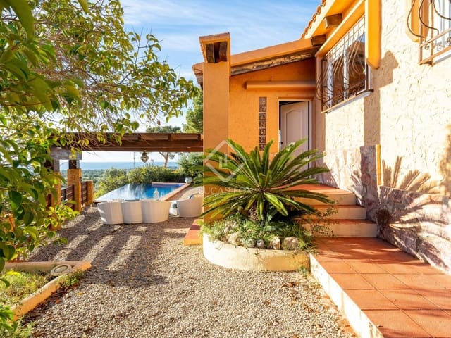 Chalet de 3 habitaciones en Roda de Barà en venta con piscina - 499.000 € (Ref: 7980284)