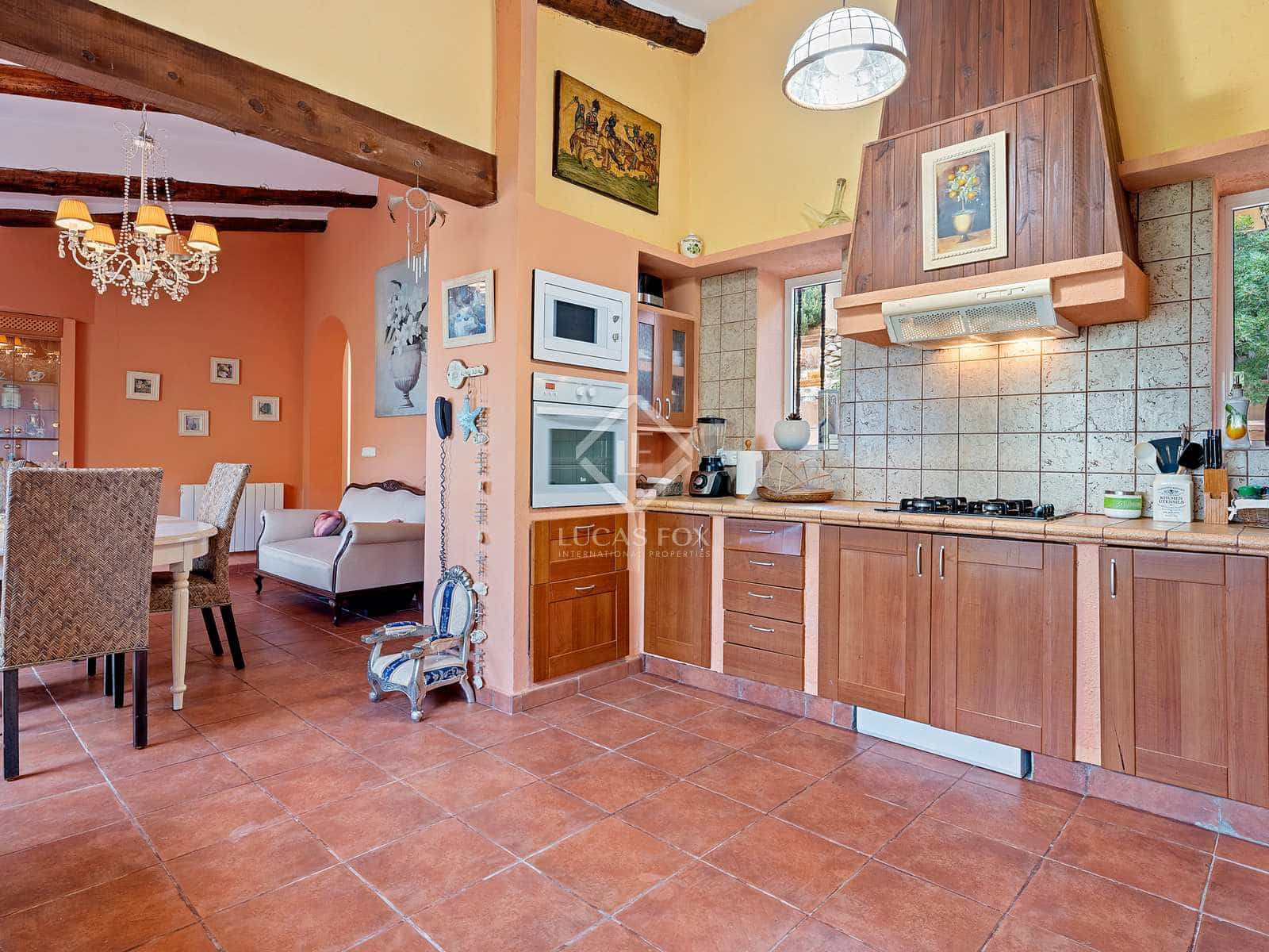 3 slaapkamer Villa te koop in Roda de Bara met zwembad - € 499.000 (Ref: 7980284)