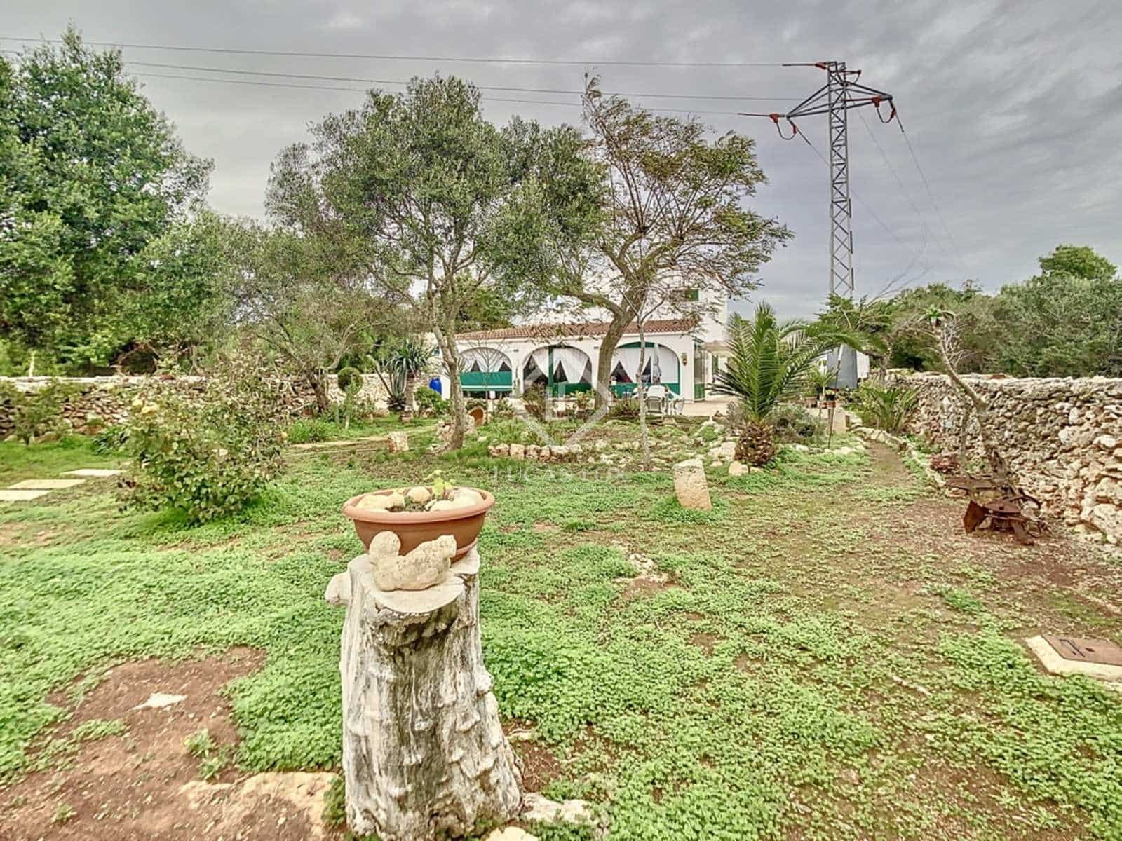 4 soveværelse Finca/Landehus til salg i San Luis / Sant Lluis med swimmingpool garage - € 1.055.000 (Ref: 7991595)