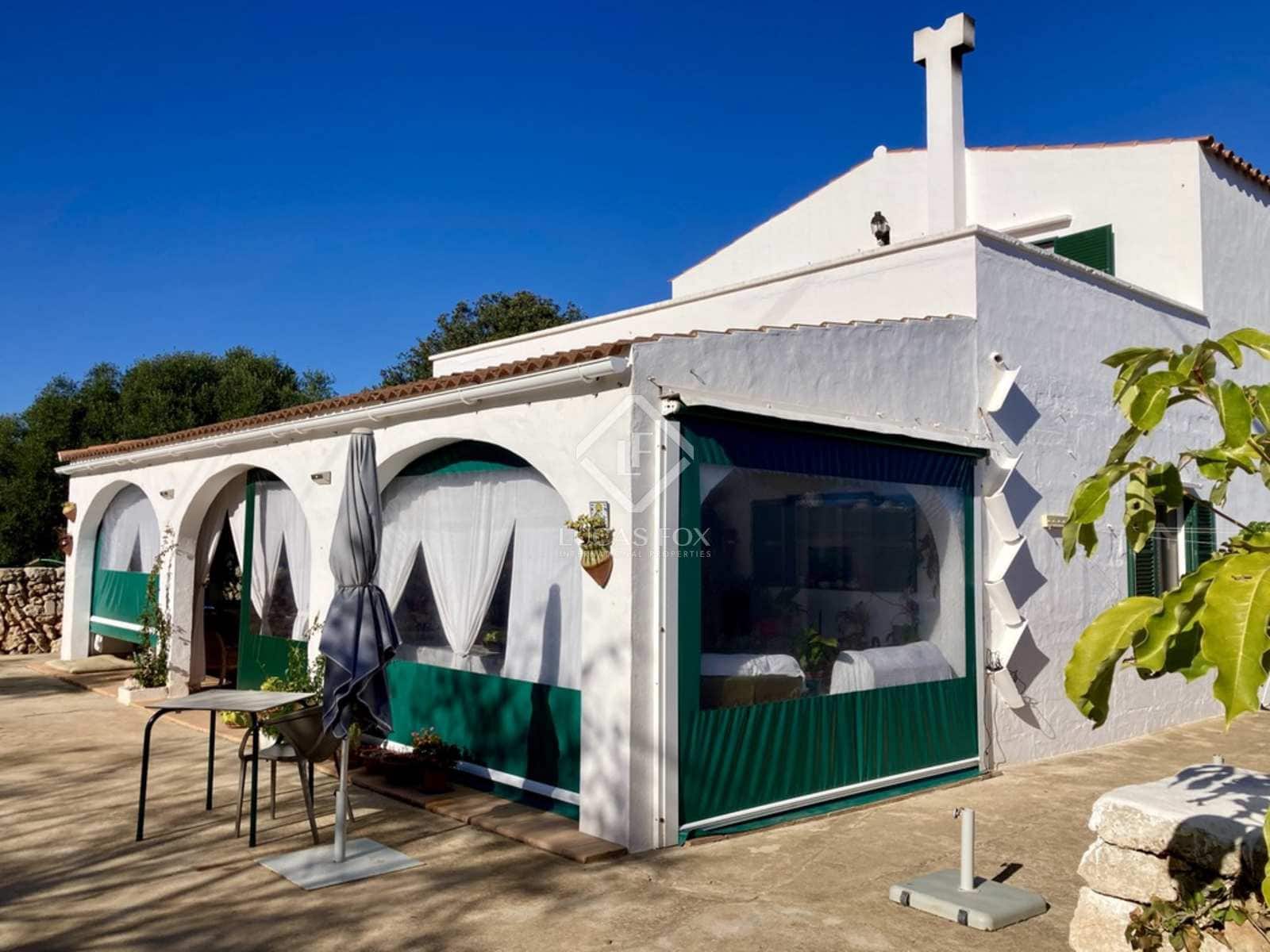 4 soveværelse Finca/Landehus til salg i San Luis / Sant Lluis med swimmingpool garage - € 1.055.000 (Ref: 7991595)