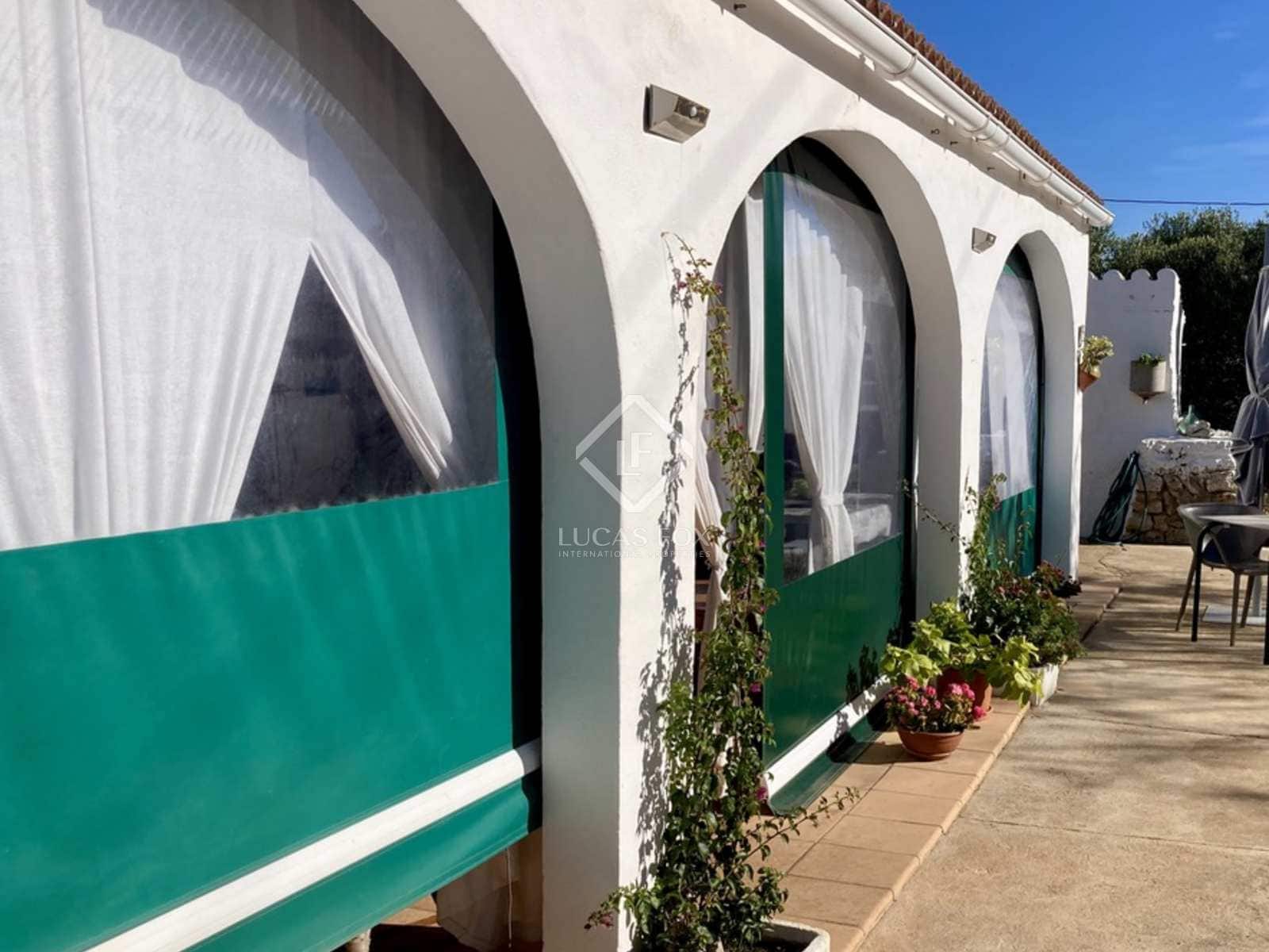 4 soveværelse Finca/Landehus til salg i San Luis / Sant Lluis med swimmingpool garage - € 1.055.000 (Ref: 7991595)