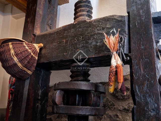 7 soverom Finca/Herregård til salgs i Arbúcies med svømmebasseng garasje - € 1 100 000 (Ref: 7993689)