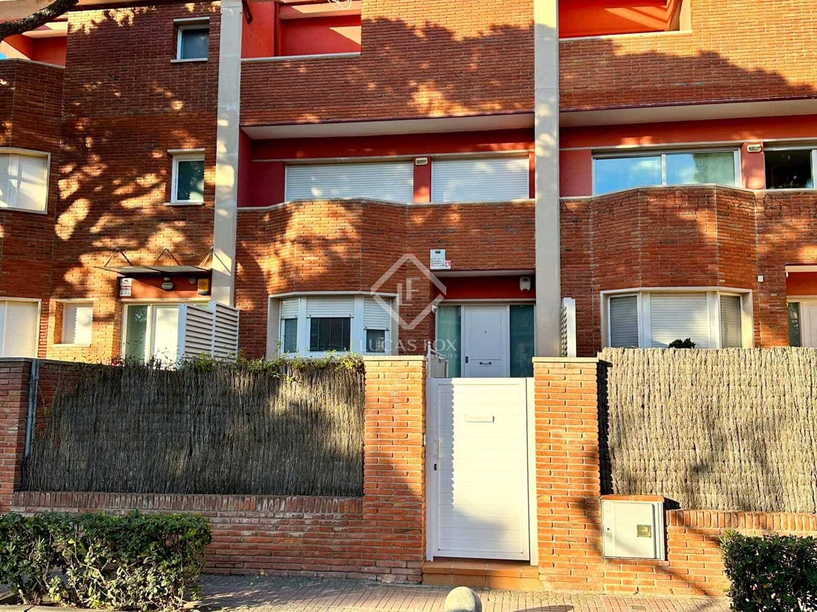 4 sypialnia Willa na sprzedaż w Gava z basenem garażem - 1 250 000 € (Ref: 7995262)