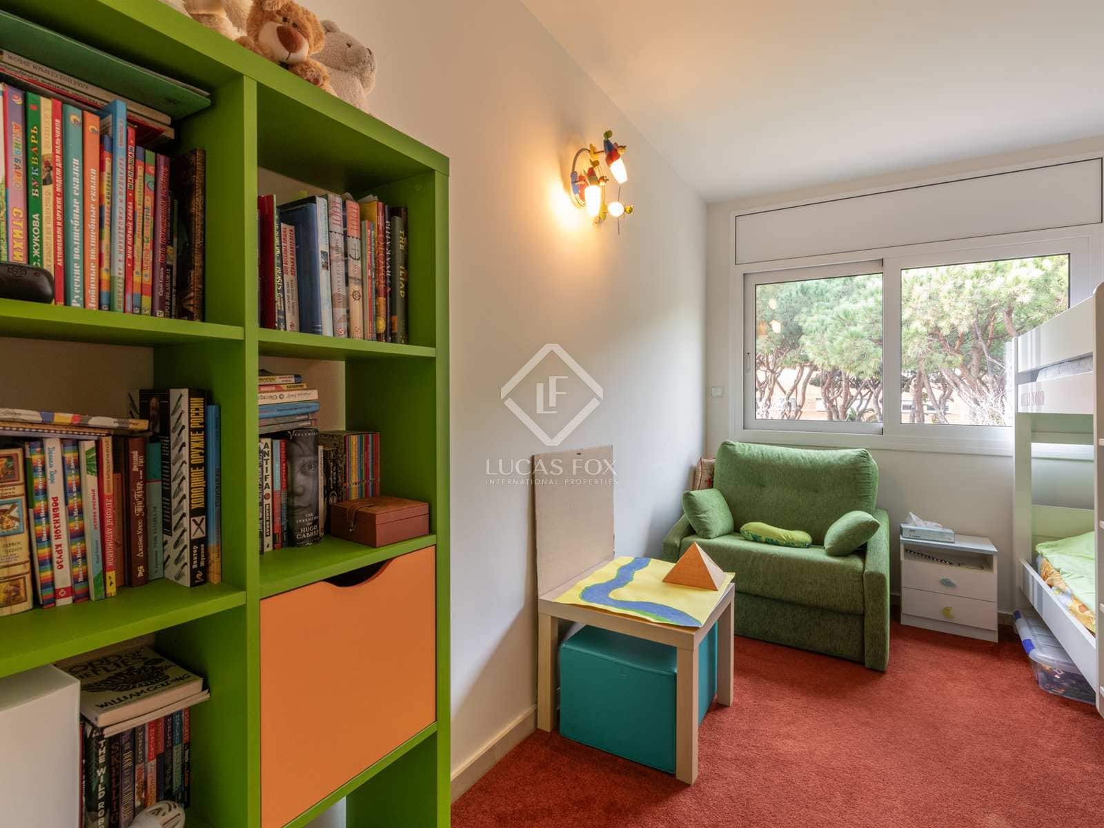 4 sypialnia Willa na sprzedaż w Gava z basenem garażem - 1 250 000 € (Ref: 7995262)