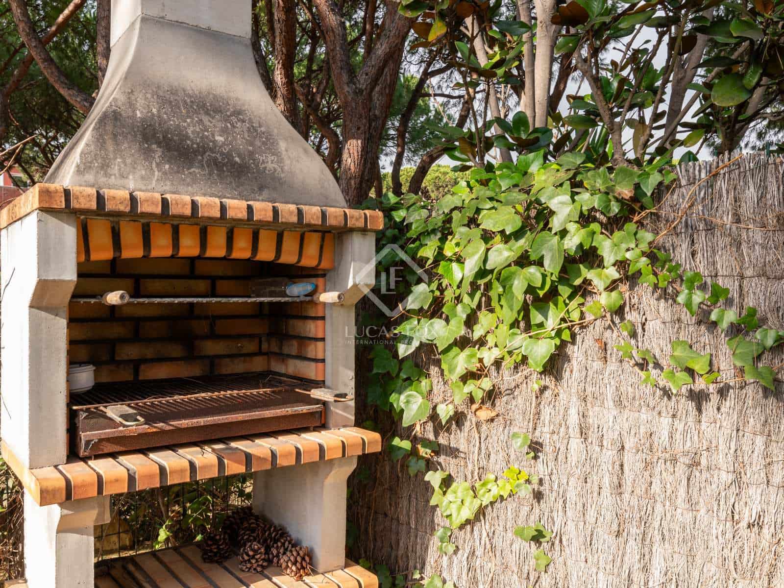 4 sypialnia Willa na sprzedaż w Gava z basenem garażem - 1 250 000 € (Ref: 7995262)