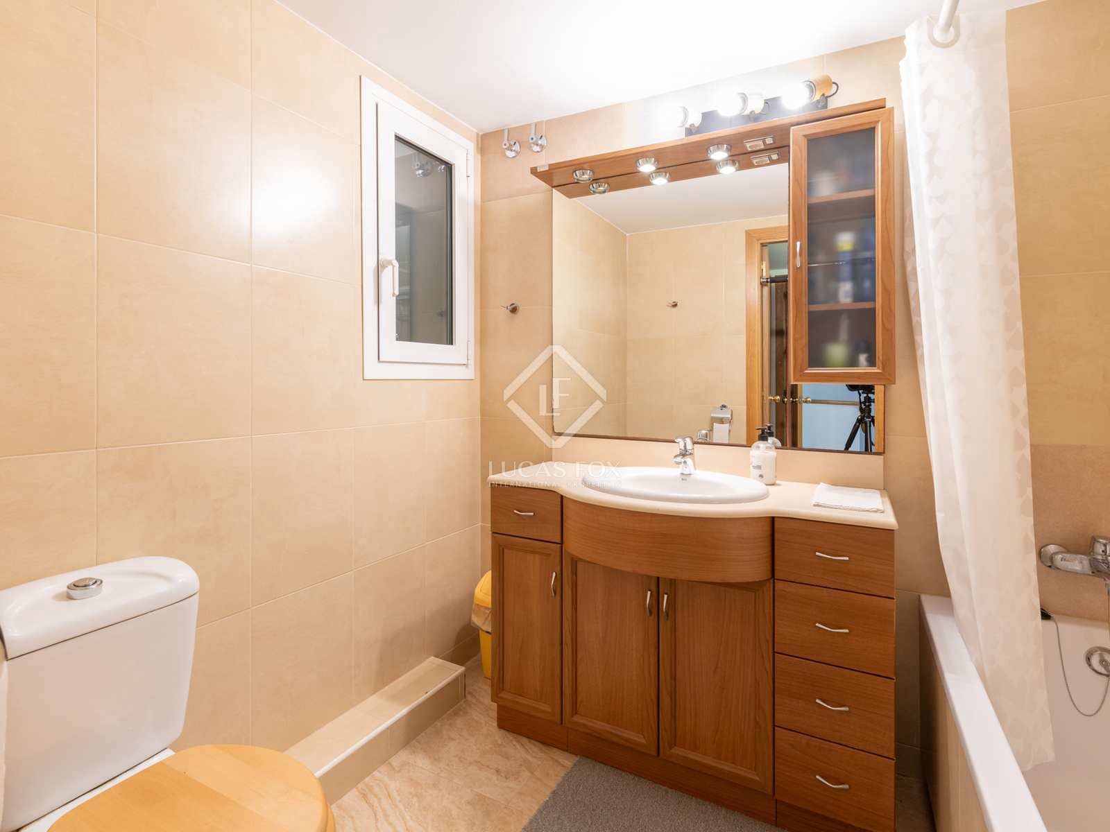 4 sypialnia Willa na sprzedaż w Gava z basenem garażem - 1 250 000 € (Ref: 7995262)