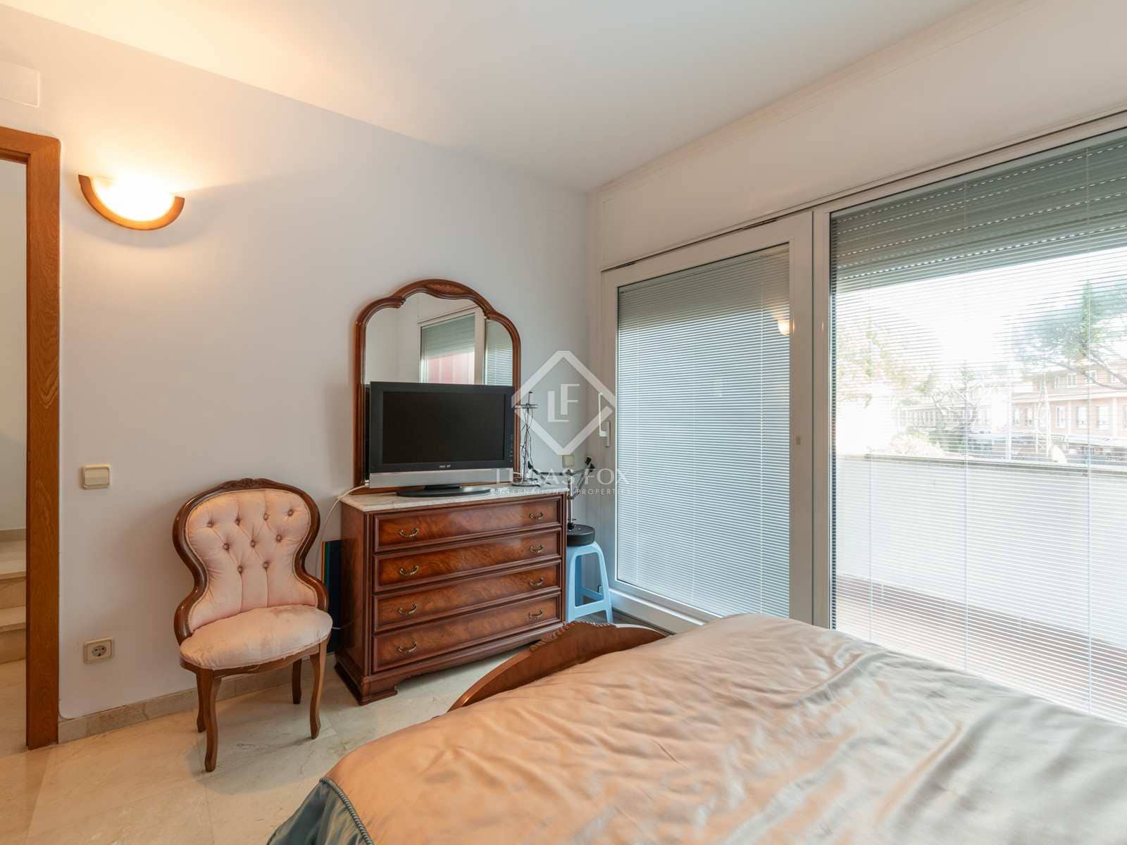 4 sypialnia Willa na sprzedaż w Gava z basenem garażem - 1 250 000 € (Ref: 7995262)