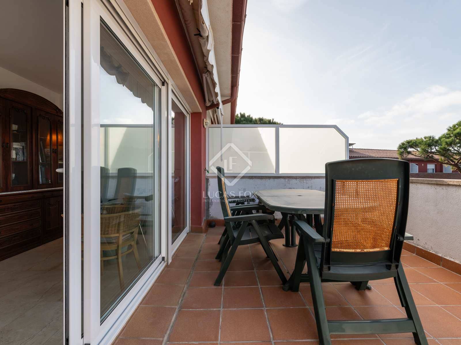 4 sypialnia Willa na sprzedaż w Gava z basenem garażem - 1 250 000 € (Ref: 7995262)