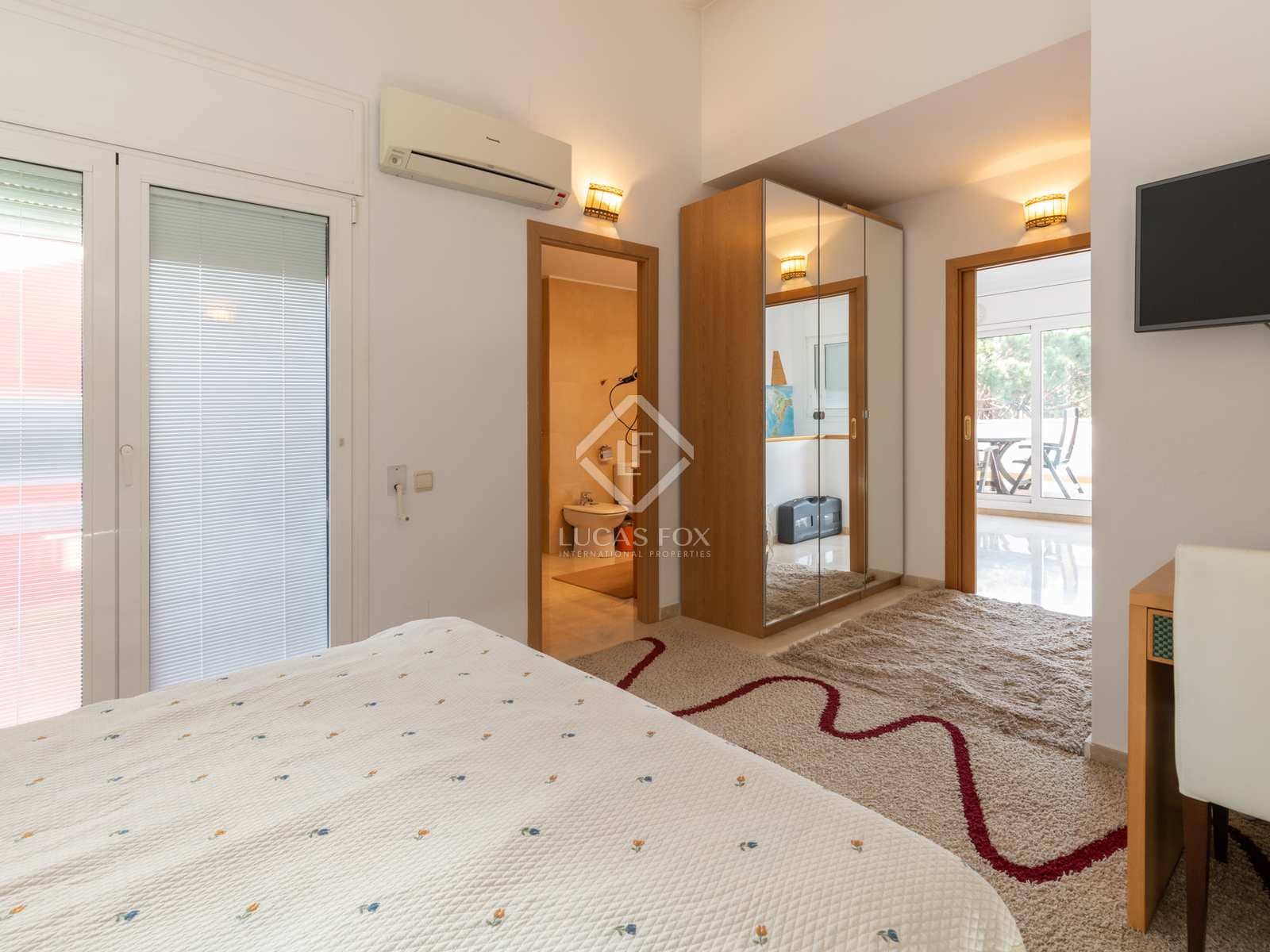 4 sypialnia Willa na sprzedaż w Gava z basenem garażem - 1 250 000 € (Ref: 7995262)