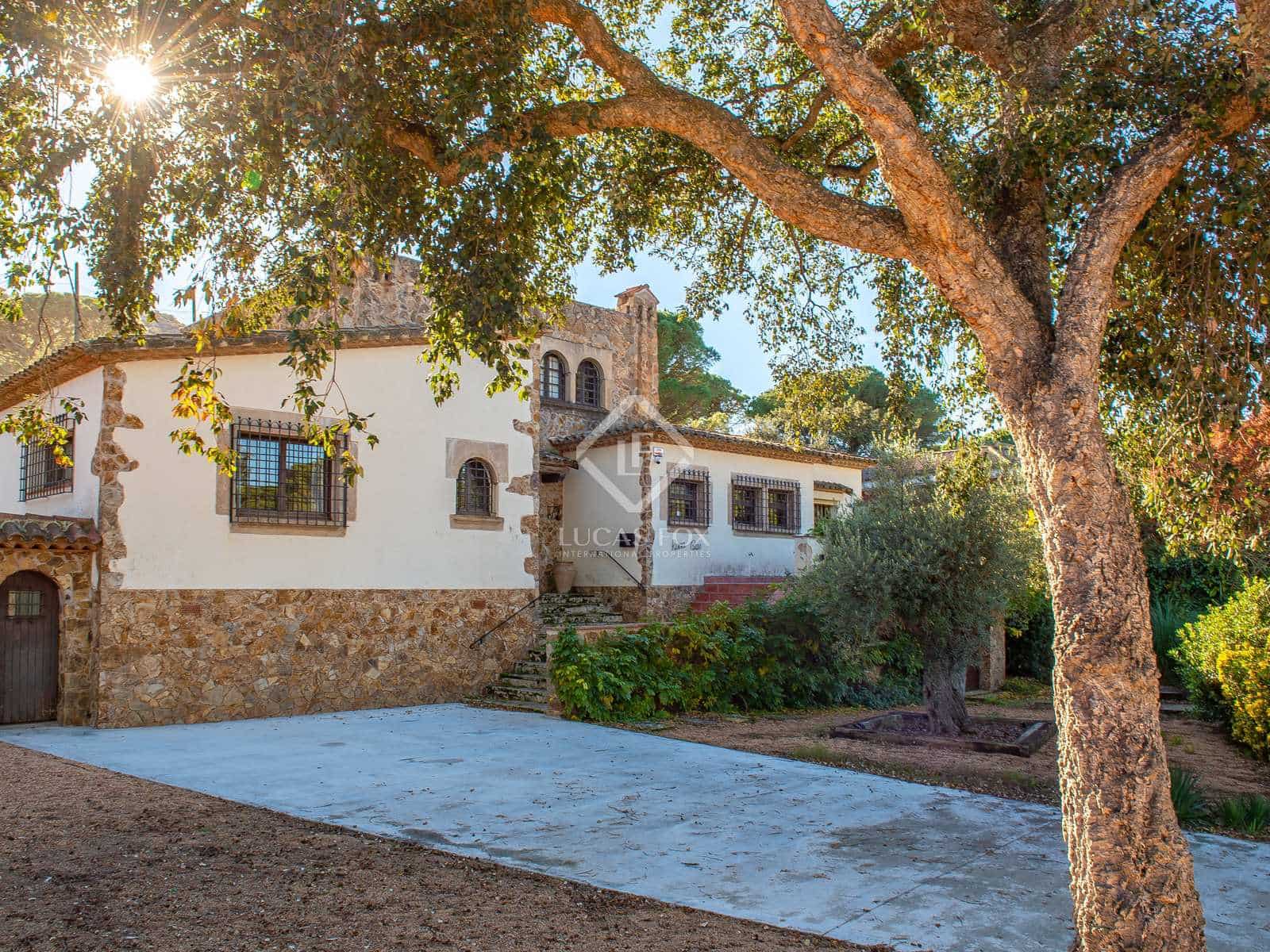 4 soveværelse Villa til salg i Santa Cristina d'Aro med swimmingpool garage - € 899.000 (Ref: 7995271)