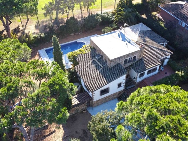4 Zimmer Villa zu verkaufen in Santa Cristina d'Aro mit Pool Garage - 899.000 € (Ref: 7995271)