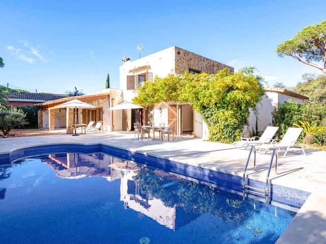 4 Zimmer Villa zu verkaufen in Santa Cristina d'Aro mit Pool Garage - 899.000 € (Ref: 7995271)