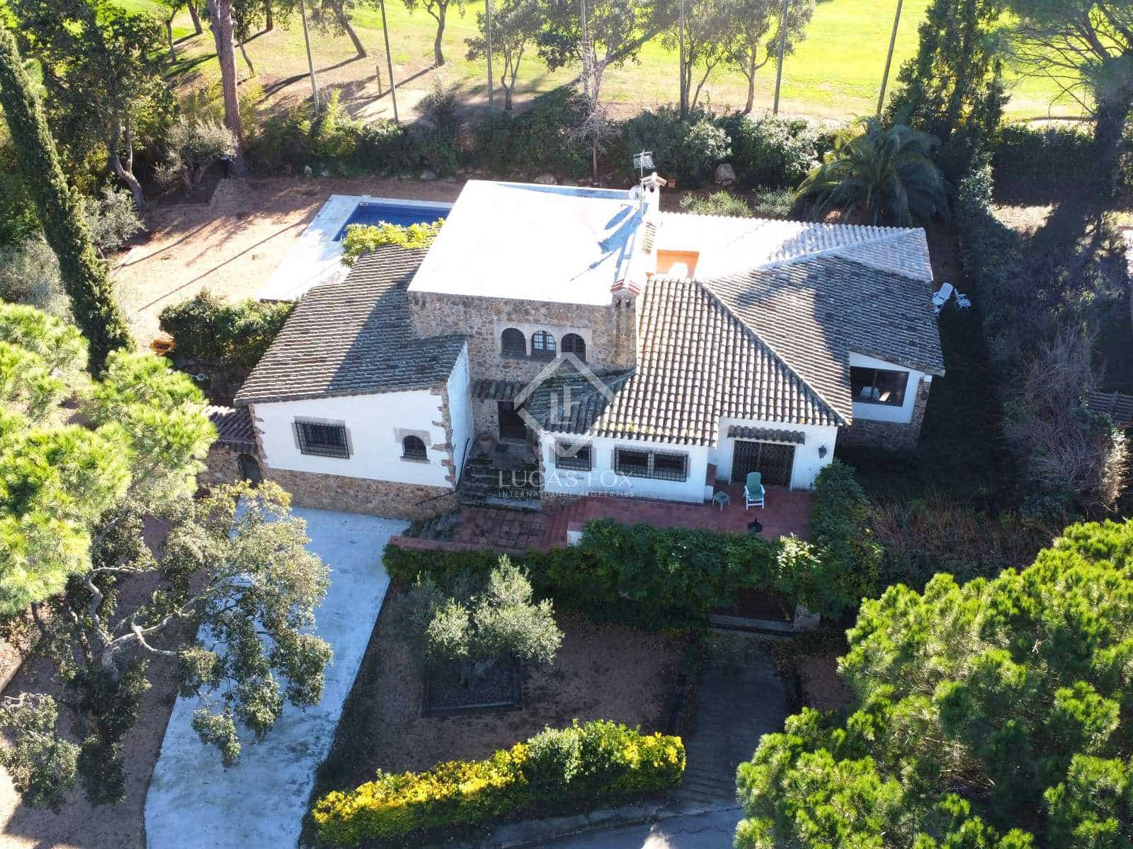 4 soveværelse Villa til salg i Santa Cristina d'Aro med swimmingpool garage - € 899.000 (Ref: 7995271)