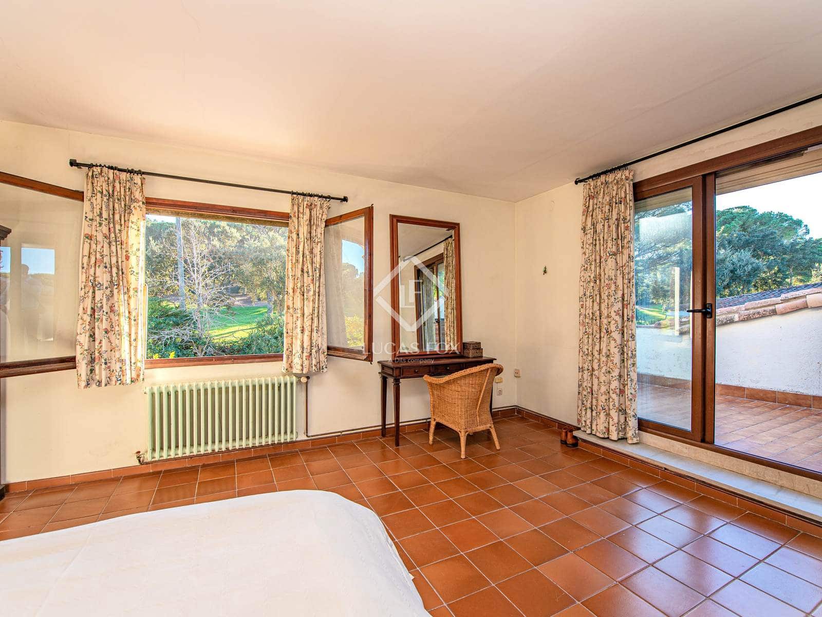 4 soveværelse Villa til salg i Santa Cristina d'Aro med swimmingpool garage - € 899.000 (Ref: 7995271)