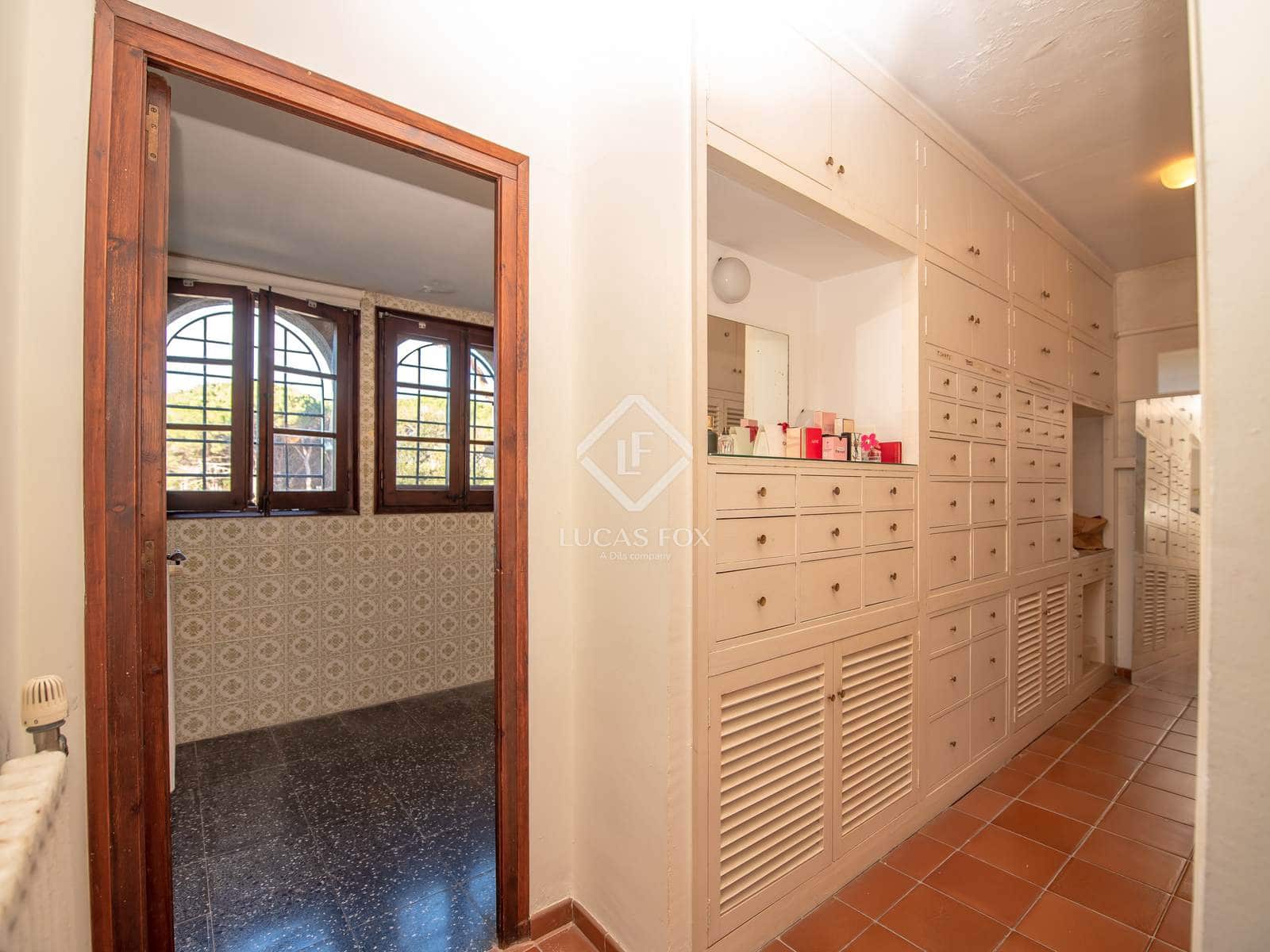 4 soveværelse Villa til salg i Santa Cristina d'Aro med swimmingpool garage - € 899.000 (Ref: 7995271)