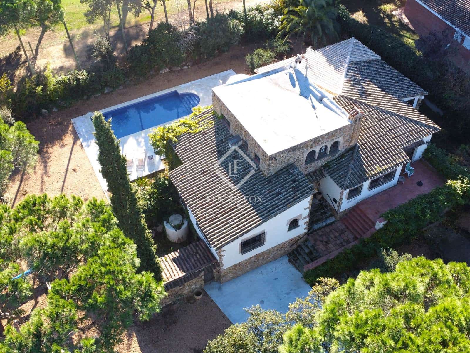 4 soveværelse Villa til salg i Santa Cristina d'Aro med swimmingpool garage - € 899.000 (Ref: 7995271)