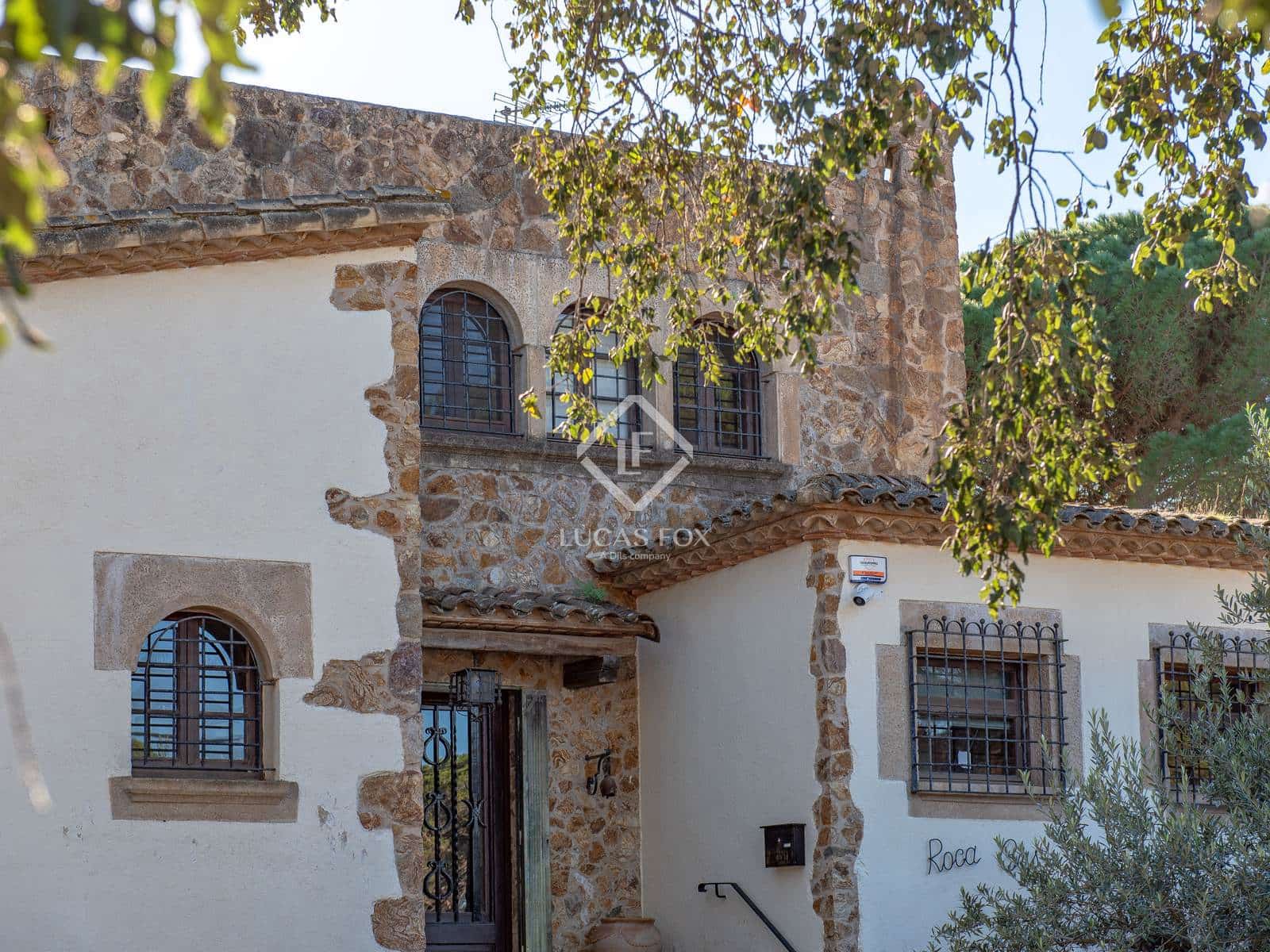 4 soveværelse Villa til salg i Santa Cristina d'Aro med swimmingpool garage - € 899.000 (Ref: 7995271)