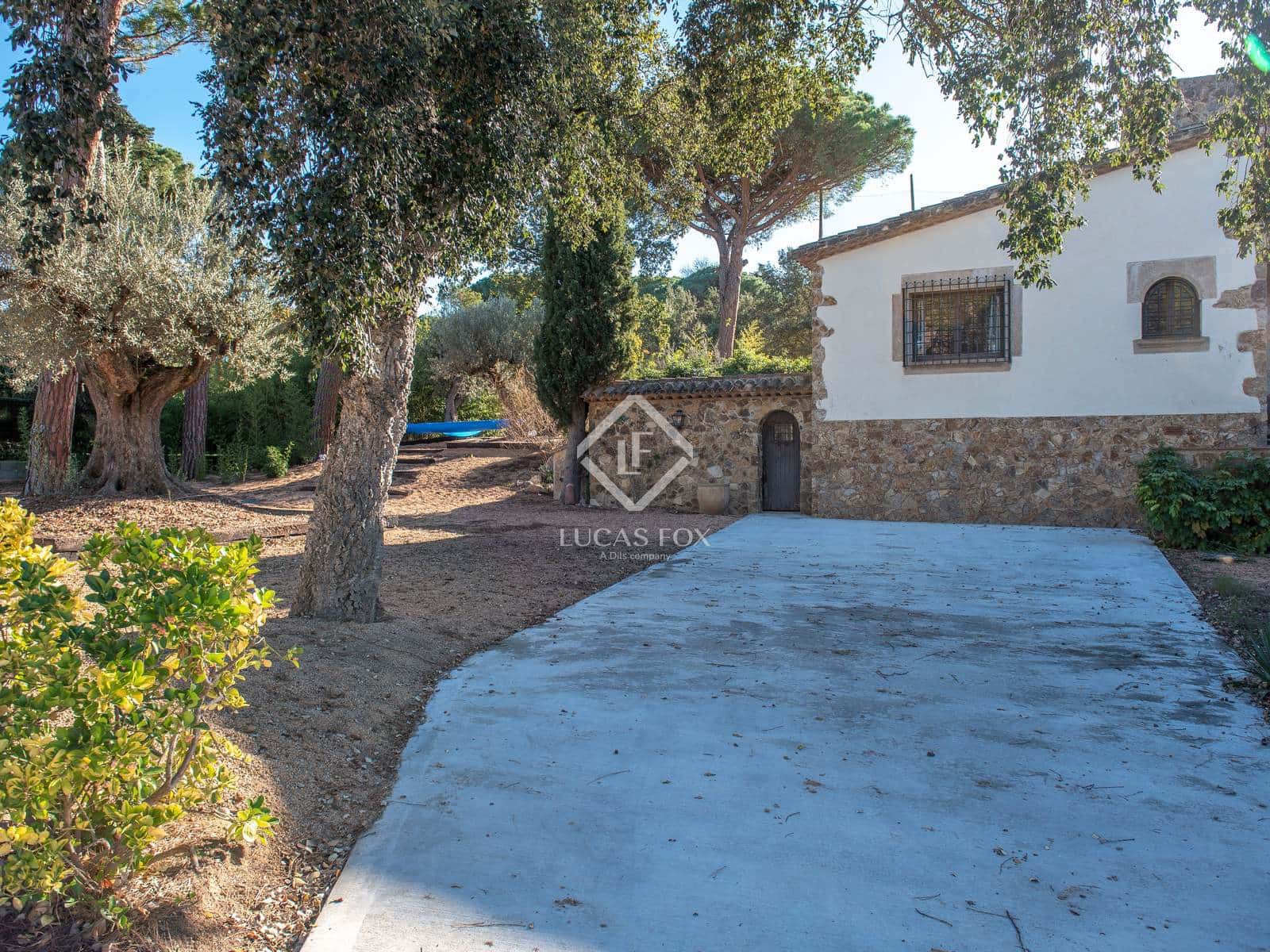 4 soveværelse Villa til salg i Santa Cristina d'Aro med swimmingpool garage - € 899.000 (Ref: 7995271)