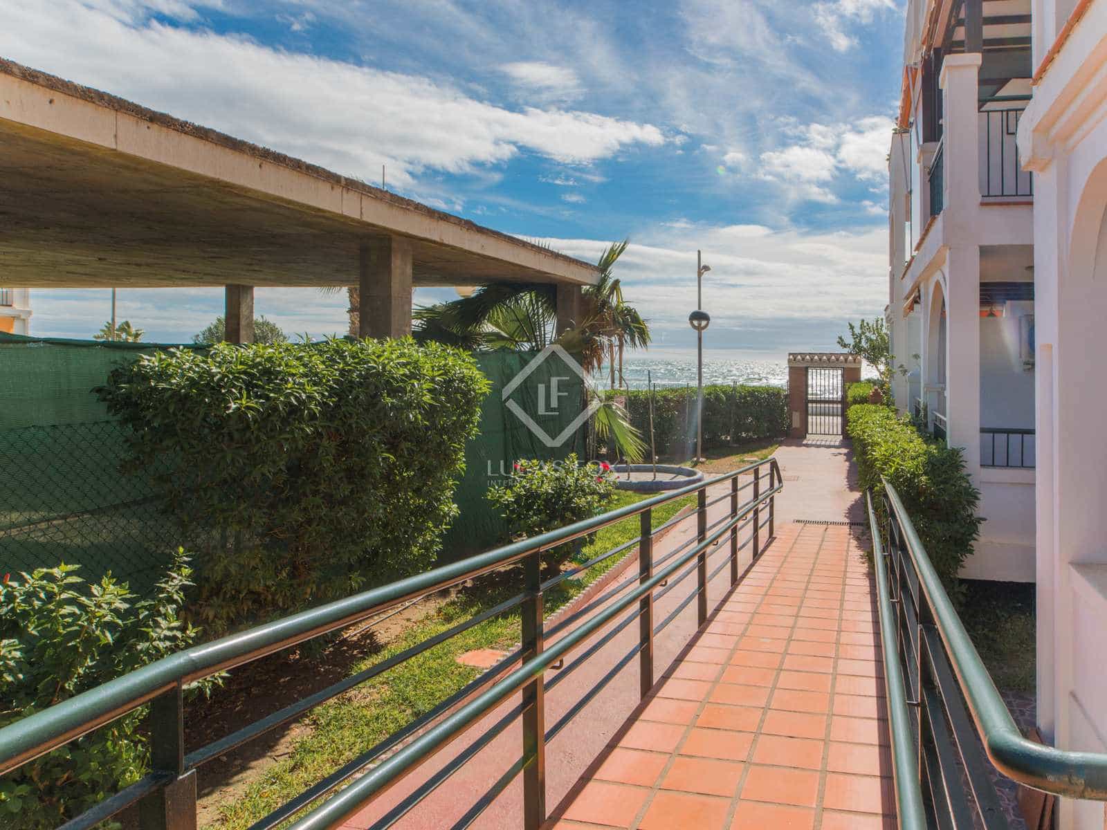 3 chambre Appartement à vendre à Torrox-Costa - 950 000 € (Ref: 7998383)