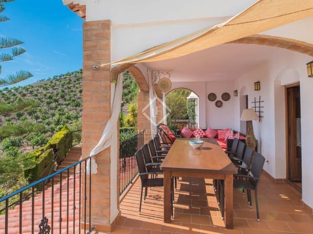7 chambre Finca/Maison de Campagne à vendre à Frigiliana avec piscine garage - 1 300 000 € (Ref: 7998384)