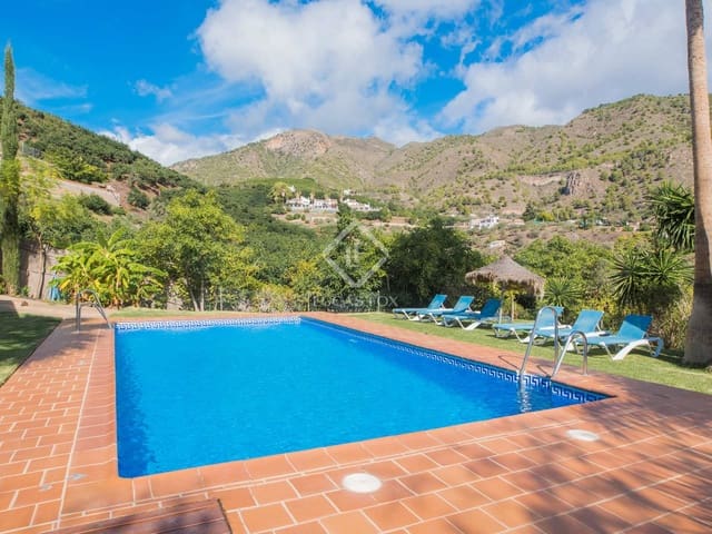 7 chambre Finca/Maison de Campagne à vendre à Frigiliana avec piscine garage - 1 300 000 € (Ref: 7998384)