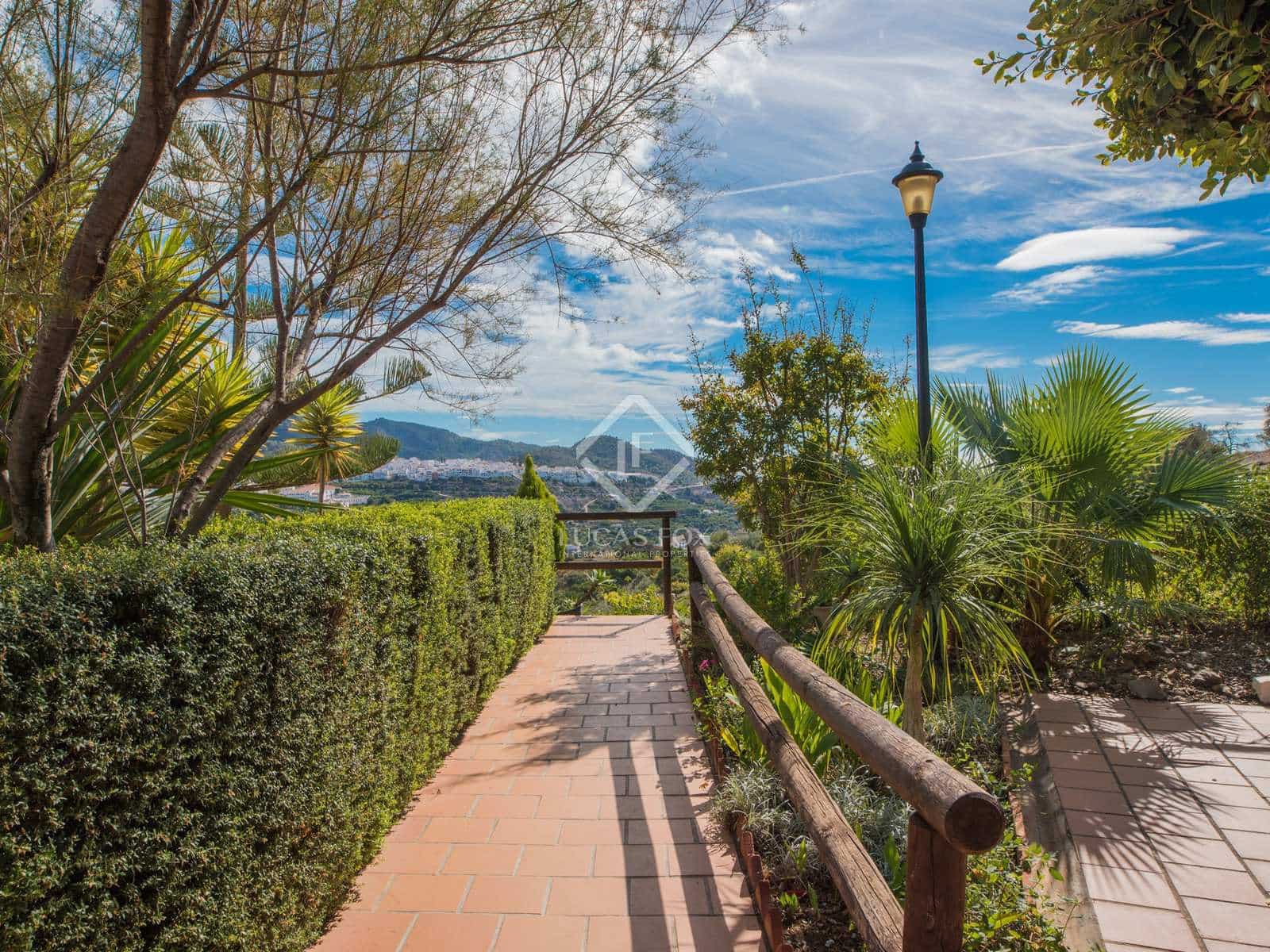 7 quarto Quinta/Casa Rural para venda em Frigiliana com piscina garagem - 1 300 000 € (Ref: 7998384)