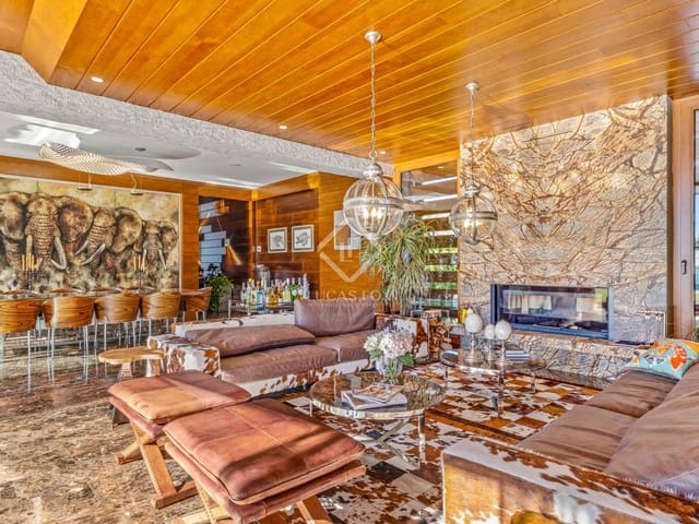 Chalet de 6 habitaciones en El Campello en venta con piscina garaje - 3.800.000 € (Ref: 8002314)