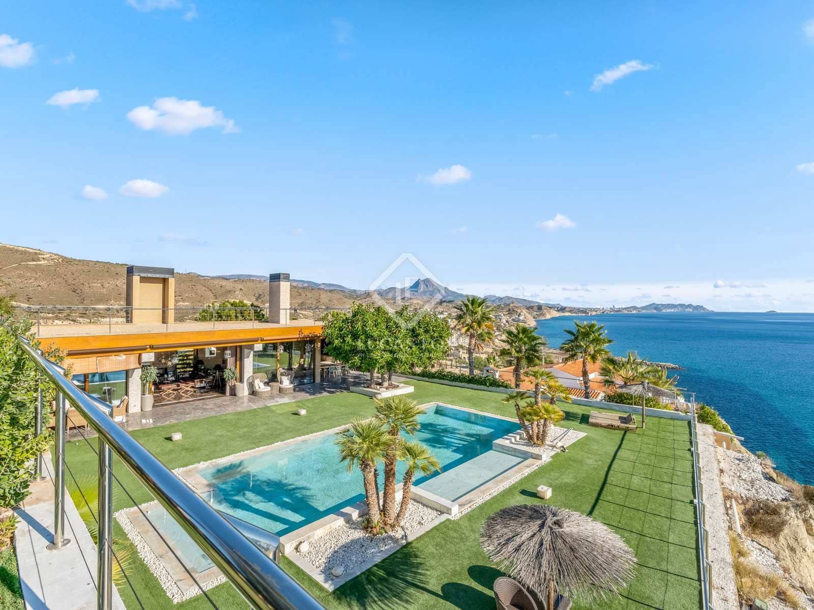 6 soveværelse Villa til salg i El Campello med swimmingpool garage - € 3.800.000 (Ref: 8002314)