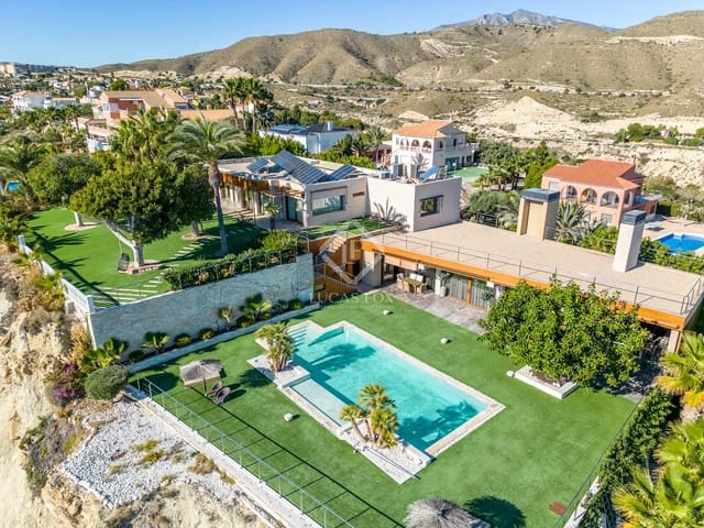 Chalet de 6 habitaciones en El Campello en venta con piscina garaje - 3.800.000 € (Ref: 8002314)