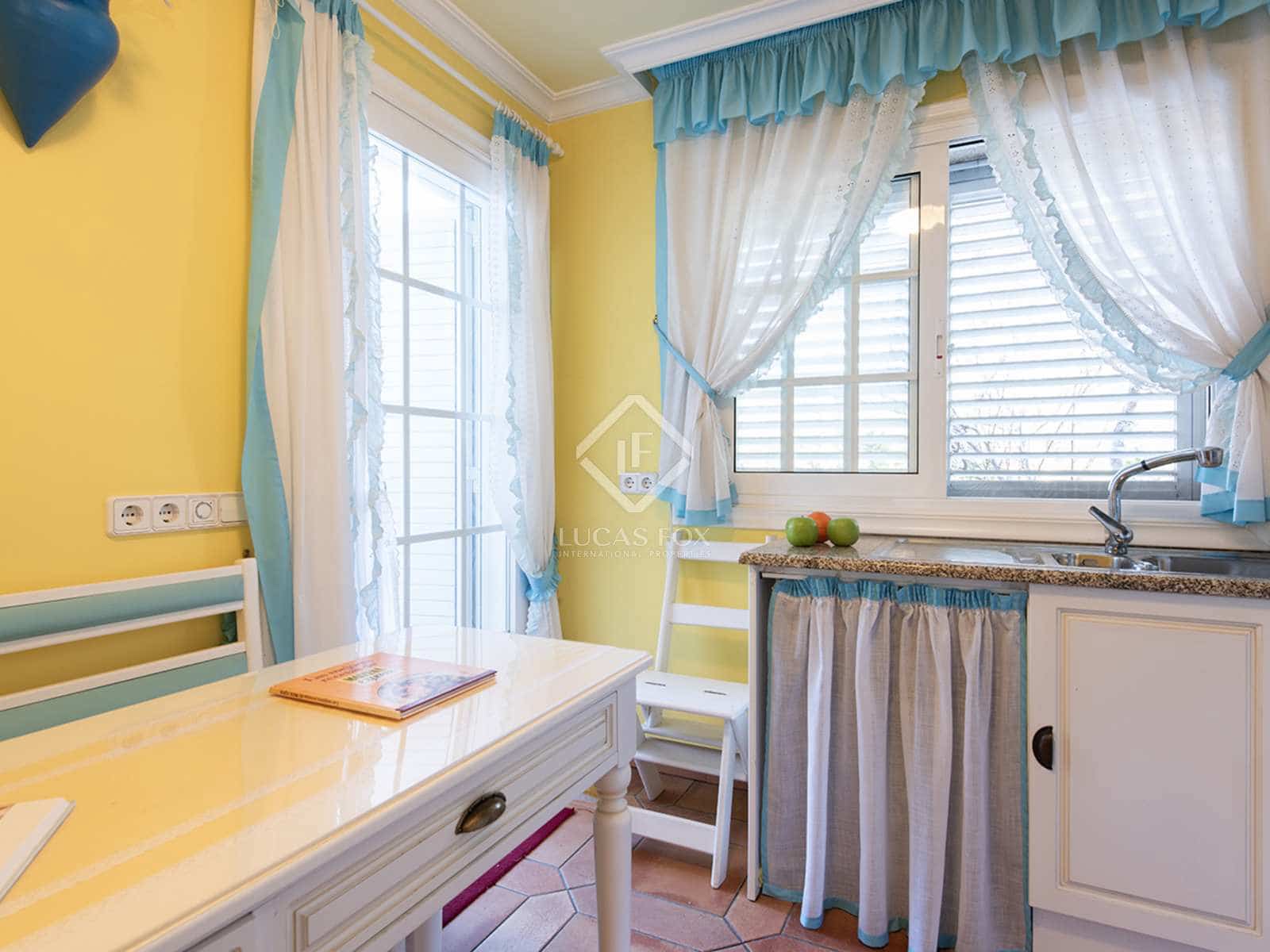 3 soverom Villa til salgs i Tomino med svømmebasseng garasje - € 400 000 (Ref: 8006751)