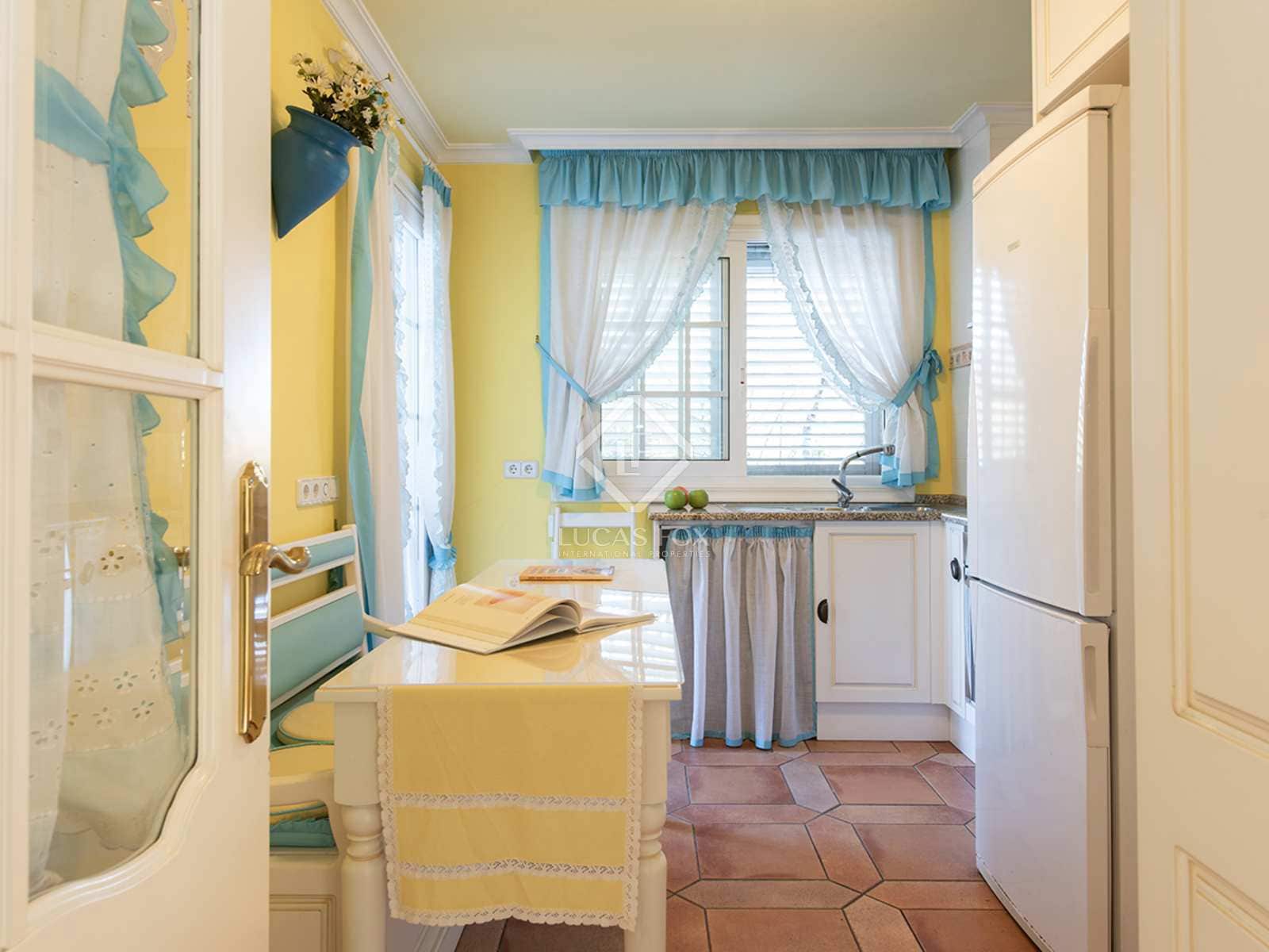 3 soverom Villa til salgs i Tomino med svømmebasseng garasje - € 400 000 (Ref: 8006751)