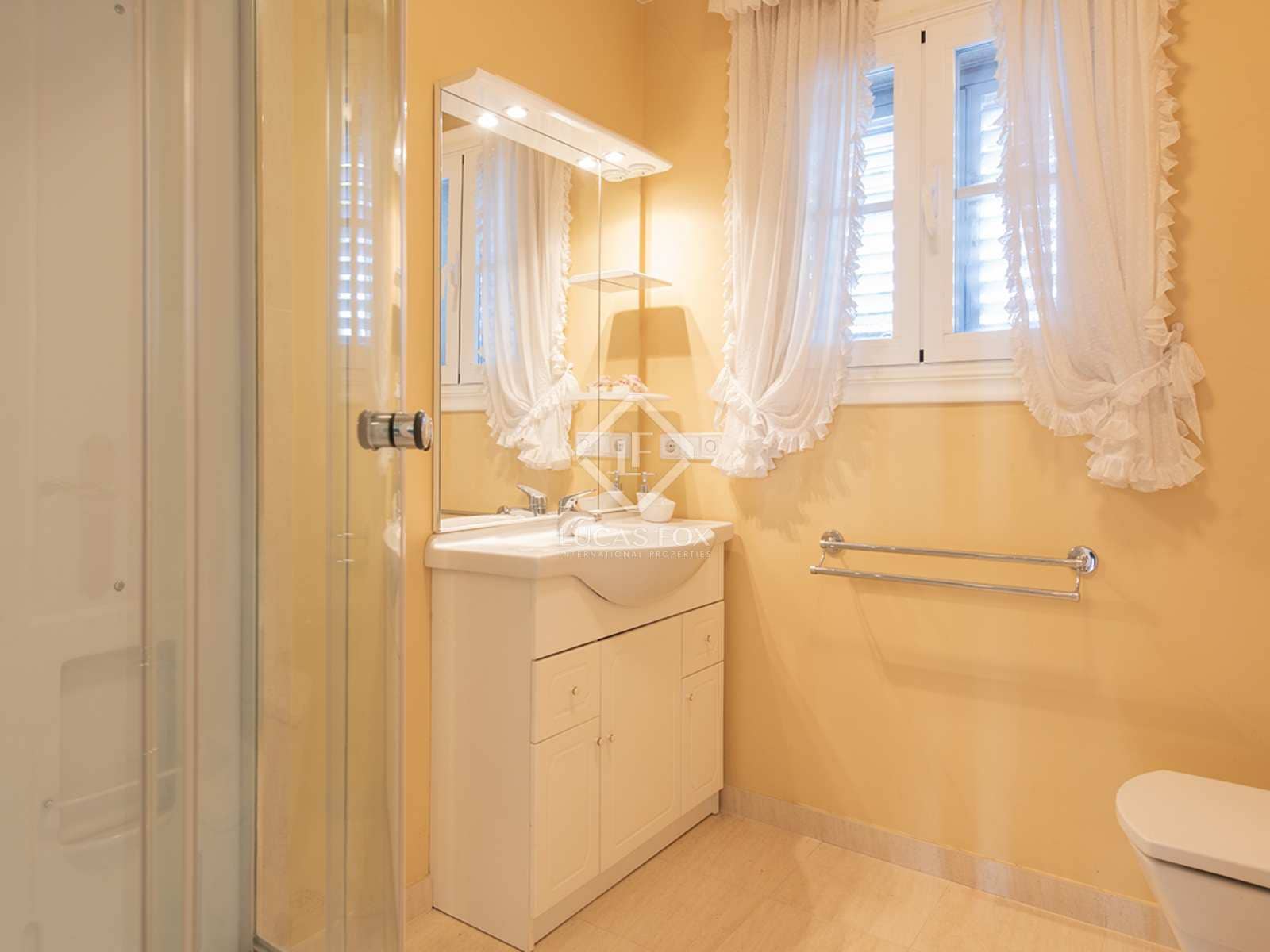 3 soverom Villa til salgs i Tomino med svømmebasseng garasje - € 400 000 (Ref: 8006751)