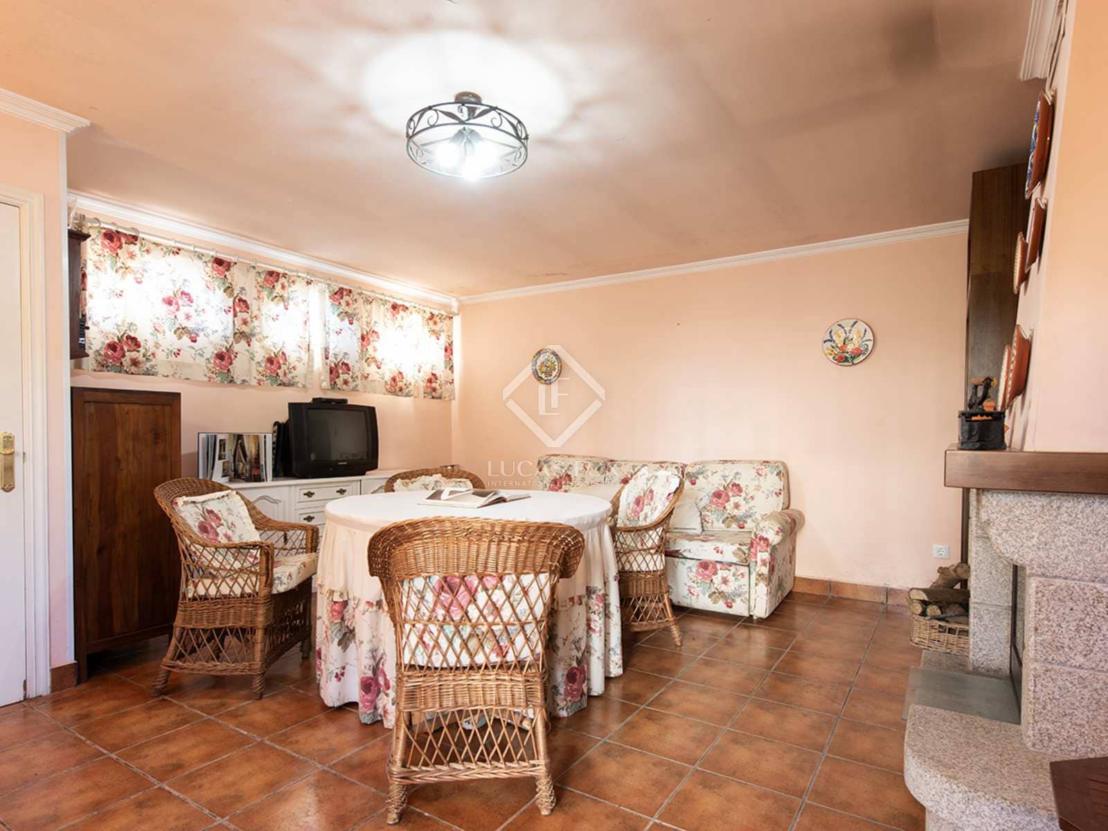 3 soverom Villa til salgs i Tomino med svømmebasseng garasje - € 400 000 (Ref: 8006751)